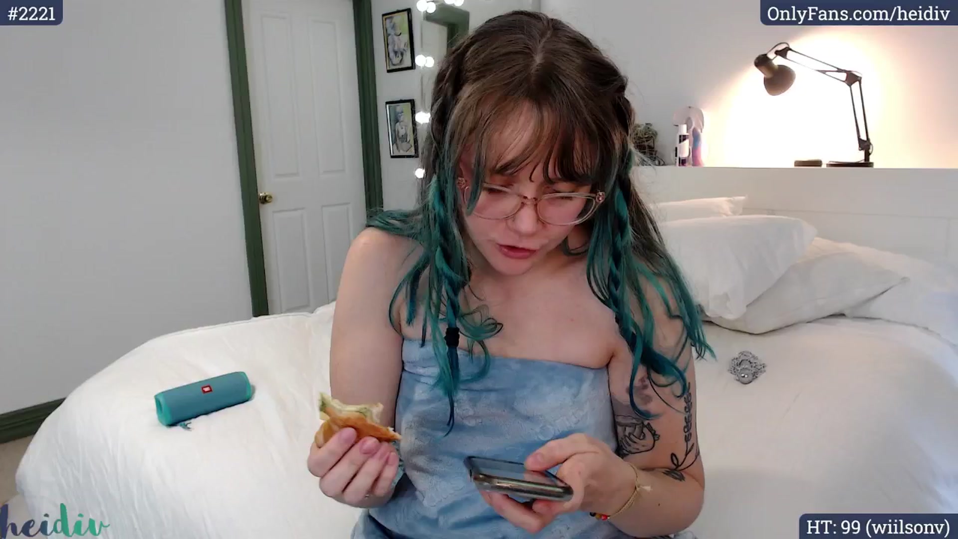 Gallery image thumbnail from Heidiv's myfreecams stream on, 09/23/2024, 01:39 image 14 of 20