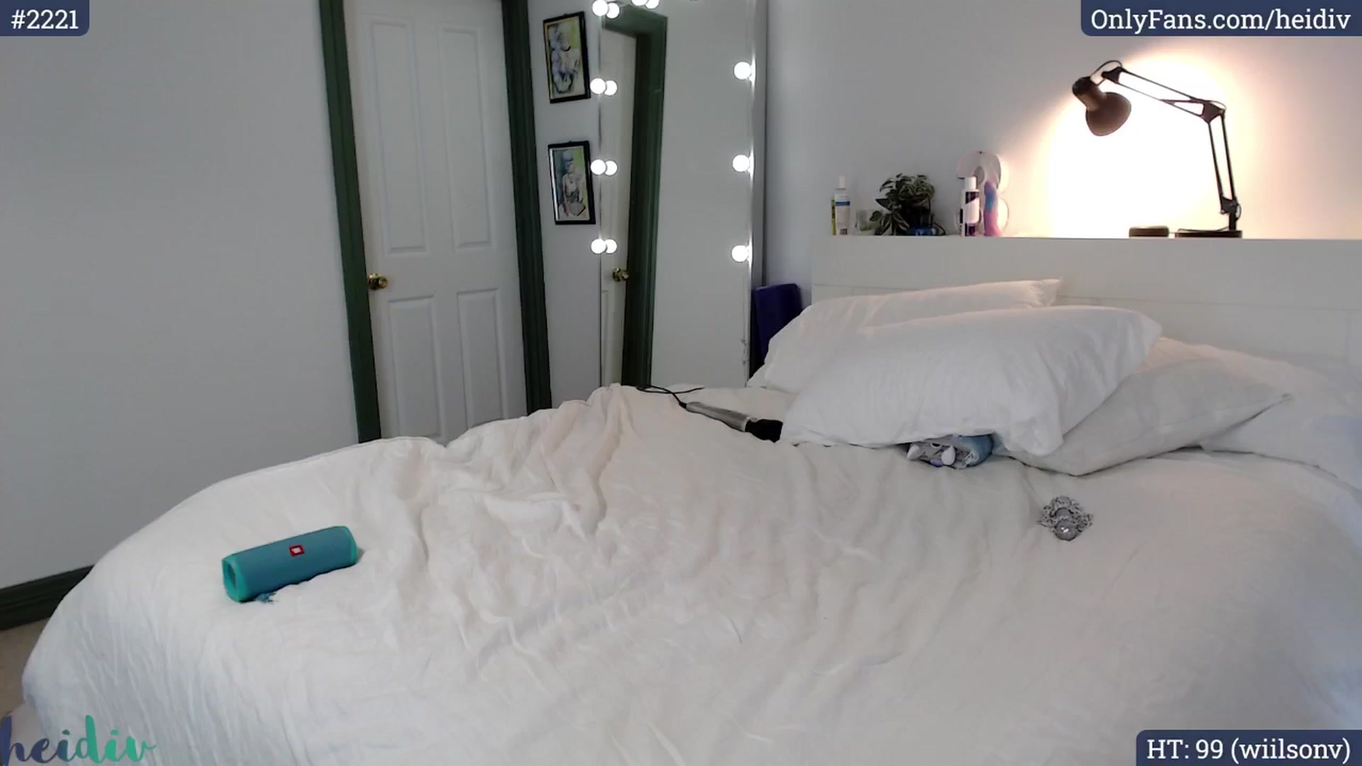 Gallery image thumbnail from Heidiv's myfreecams stream on, 09/23/2024, 01:39 image 9 of 20