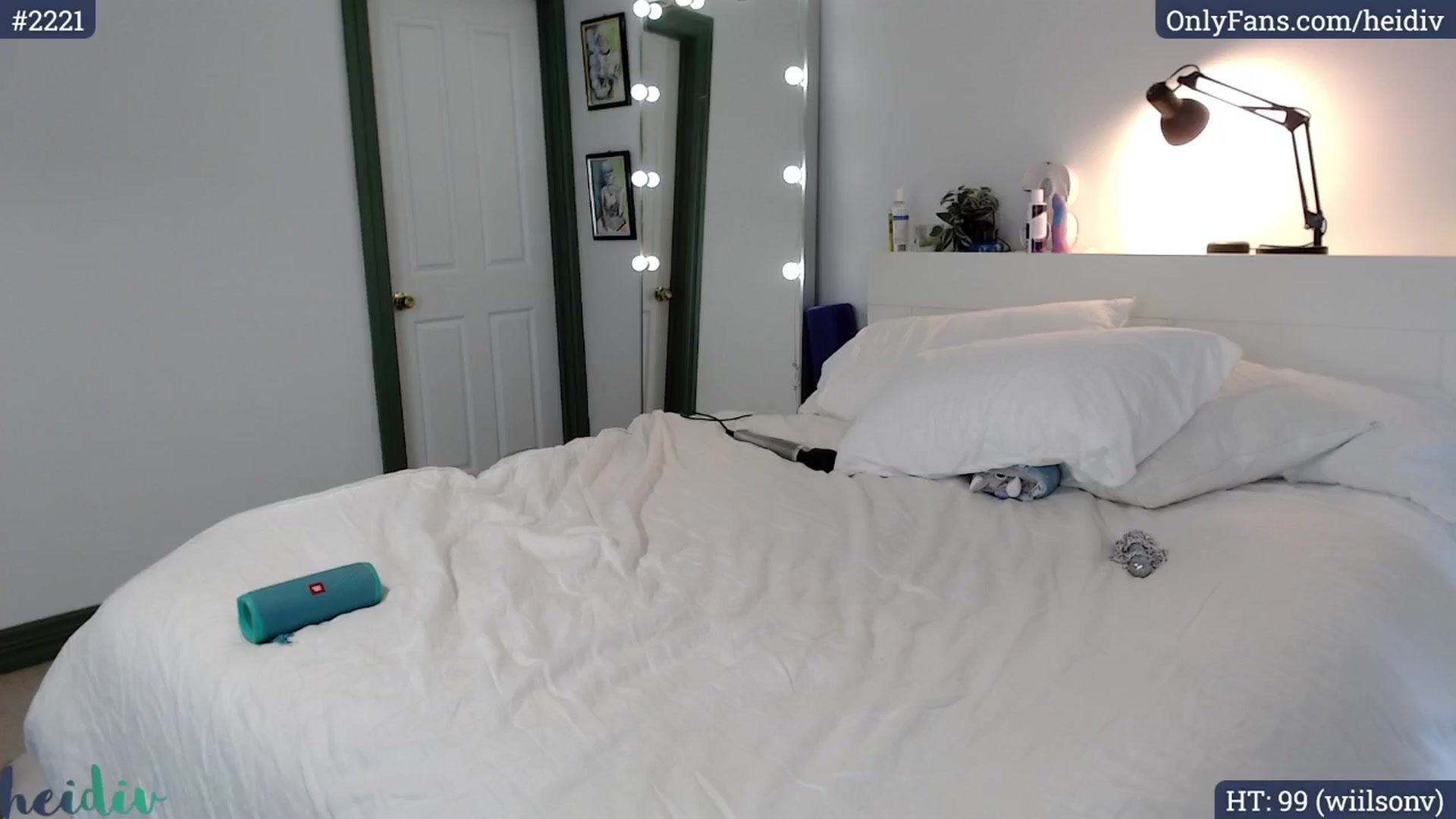 Gallery image thumbnail from Heidiv's myfreecams stream on, 09/23/2024, 01:39 image 11 of 20