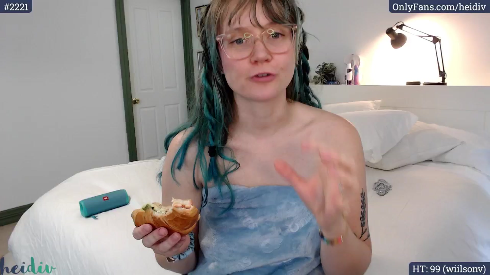 Gallery image thumbnail from Heidiv's myfreecams stream on, 09/23/2024, 01:39 image 13 of 20