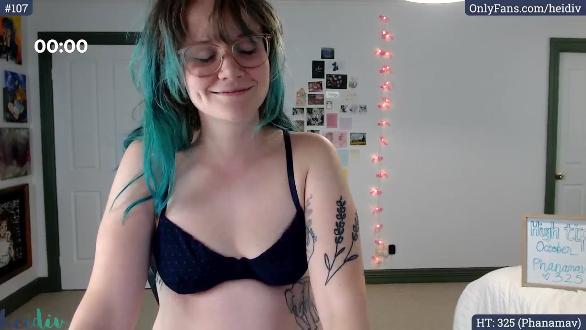 Gallery image thumbnail from Heidiv's myfreecams stream on, 10/01/2024, 08:44 image 18 of 20