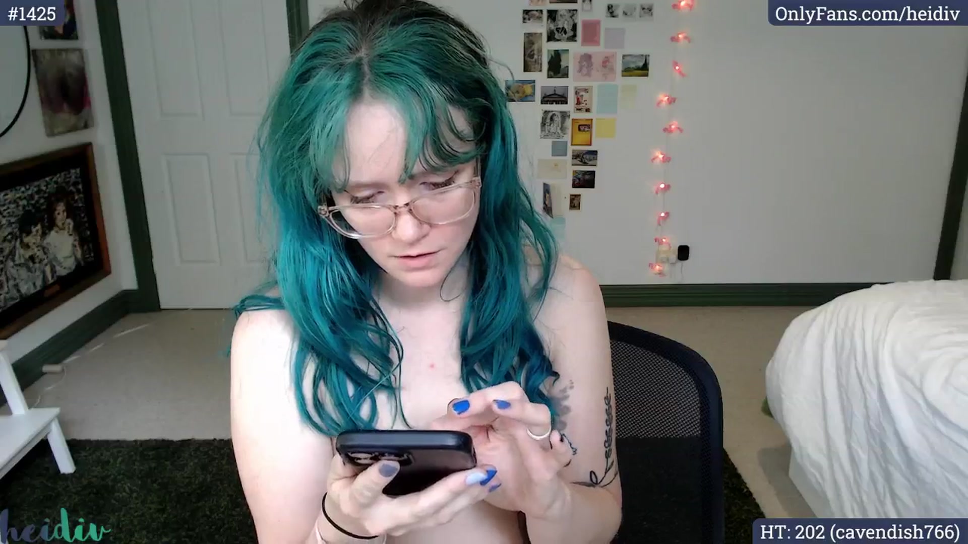 Gallery image thumbnail from Heidiv's myfreecams stream on, 10/20/2024, 01:18 image 7 of 20