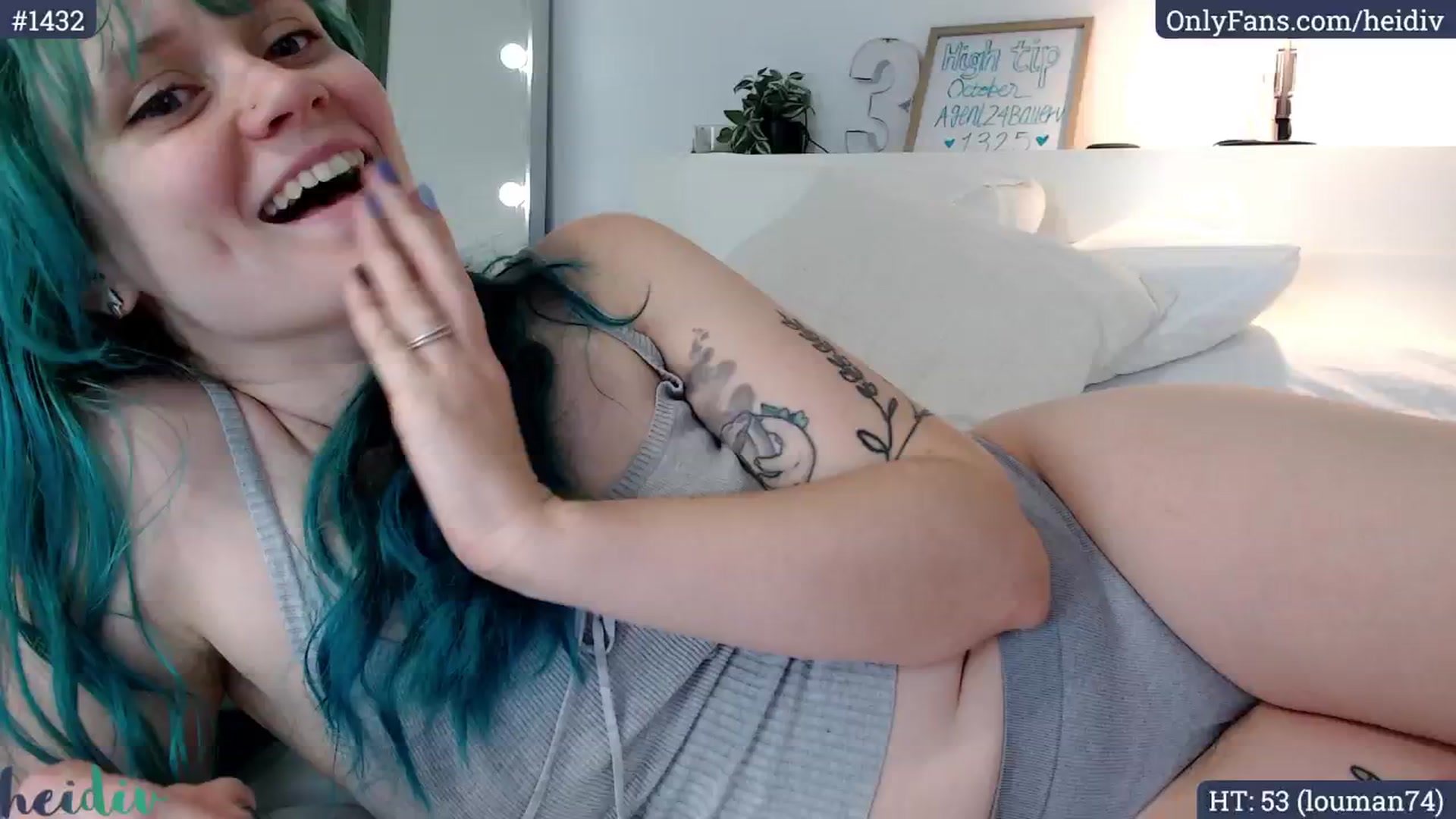 Gallery image thumbnail from Heidiv's myfreecams stream on, 10/21/2024, 24:03 image 16 of 20