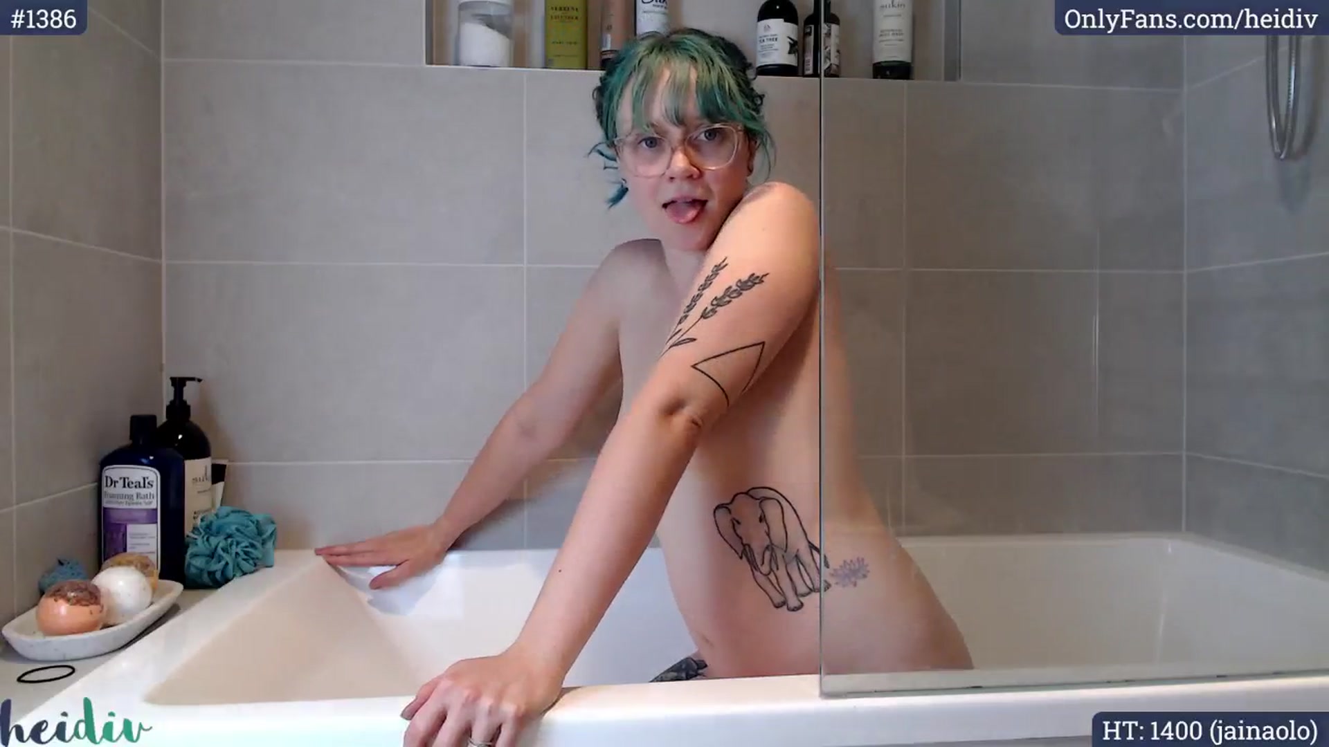 Gallery image thumbnail from Heidiv's myfreecams stream on, 10/25/2024, 11:10 image 16 of 20