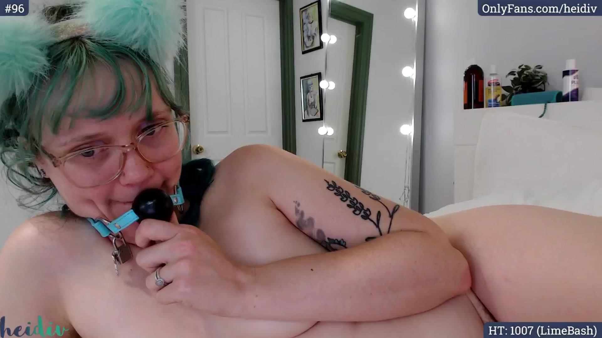 Gallery image thumbnail from Heidiv's myfreecams stream on, 11/03/2024, 24:30 image 12 of 20
