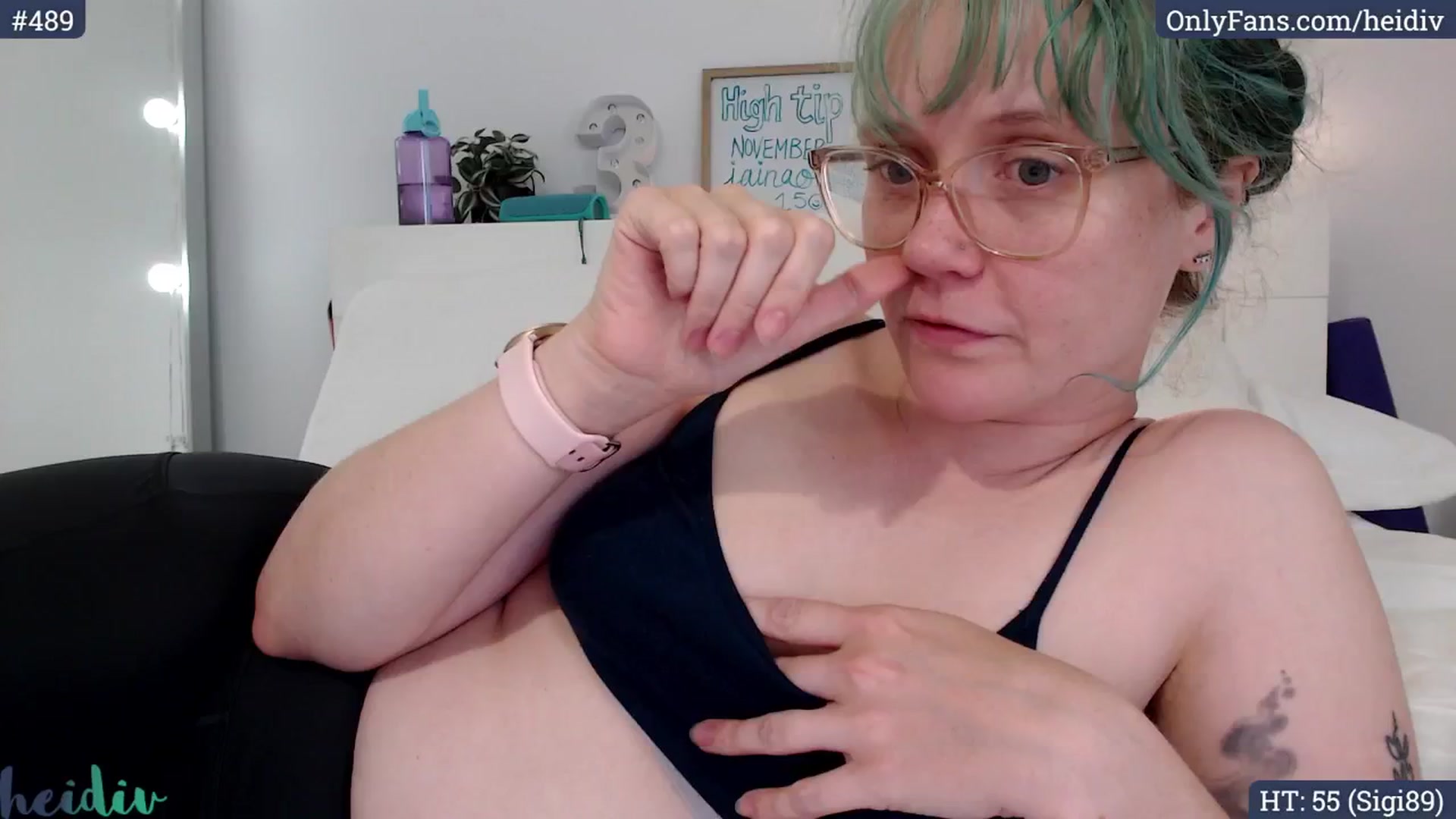 Gallery image thumbnail from Heidiv's myfreecams stream on, 11/11/2024, 01:16 image 19 of 20