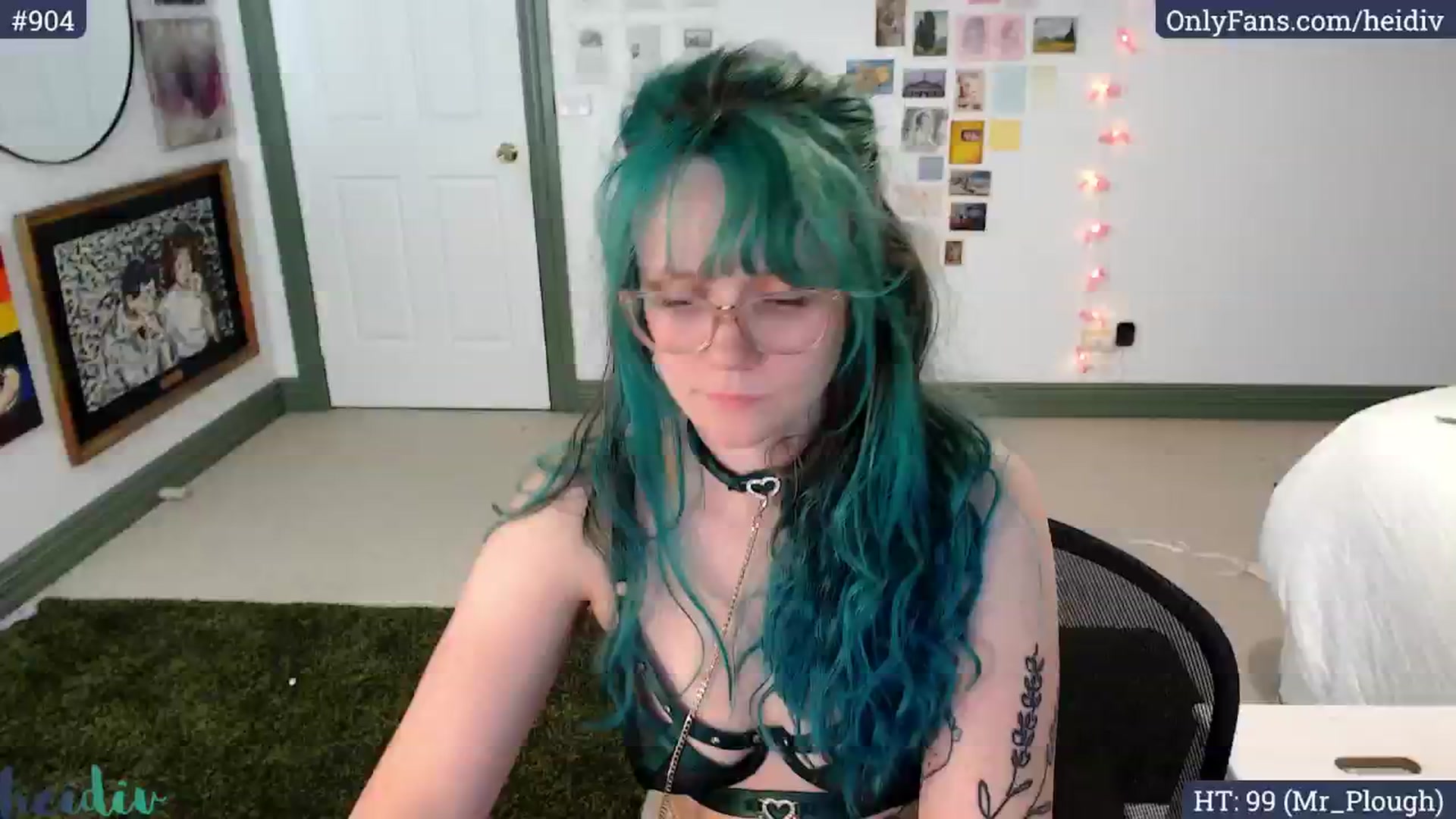 Gallery image thumbnail from Heidiv's myfreecams stream on, 11/19/2024, 10:06 image 13 of 20