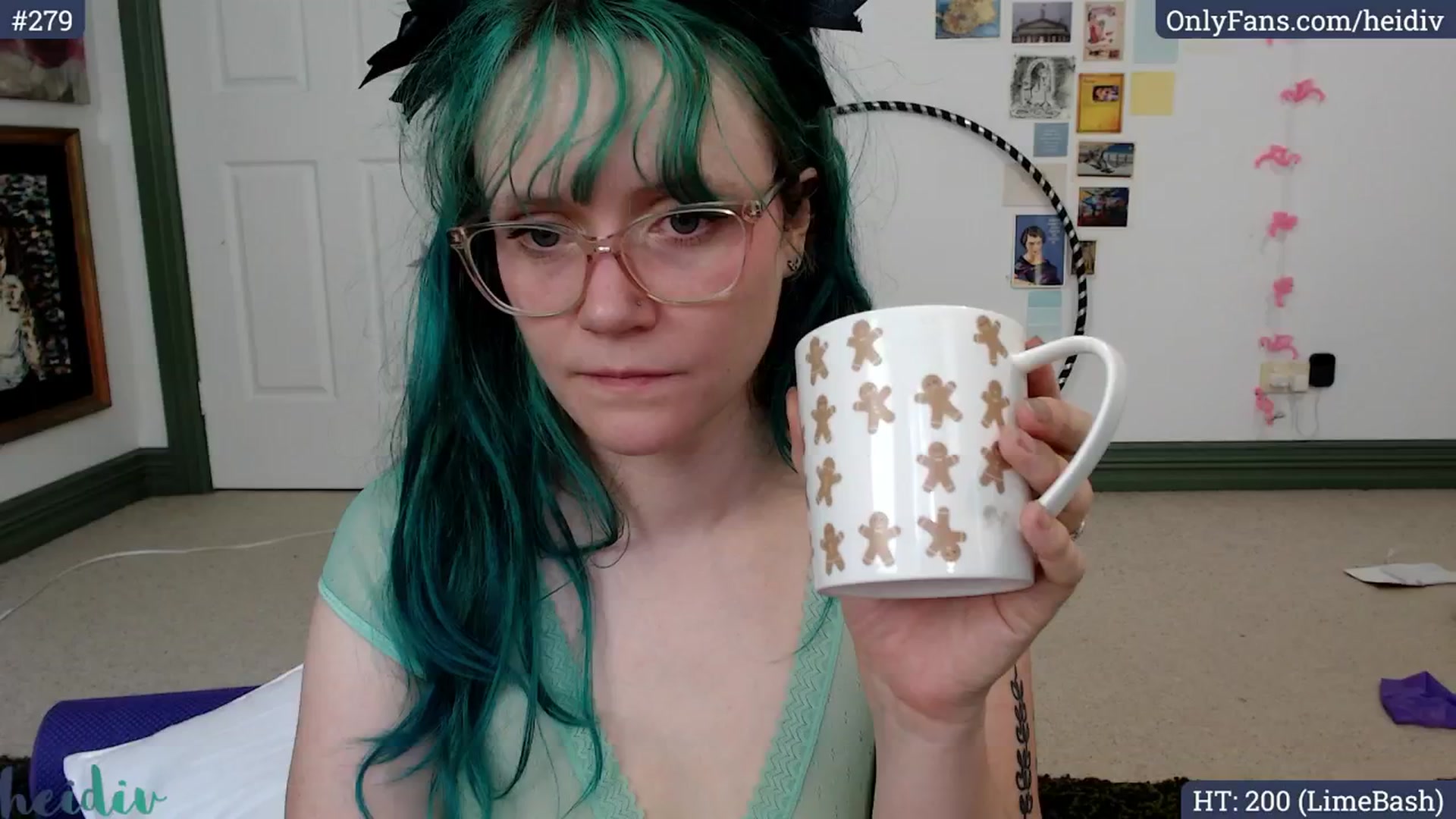 Gallery image thumbnail from Heidiv's myfreecams stream on, 12/02/2024, 01:28 image 10 of 20