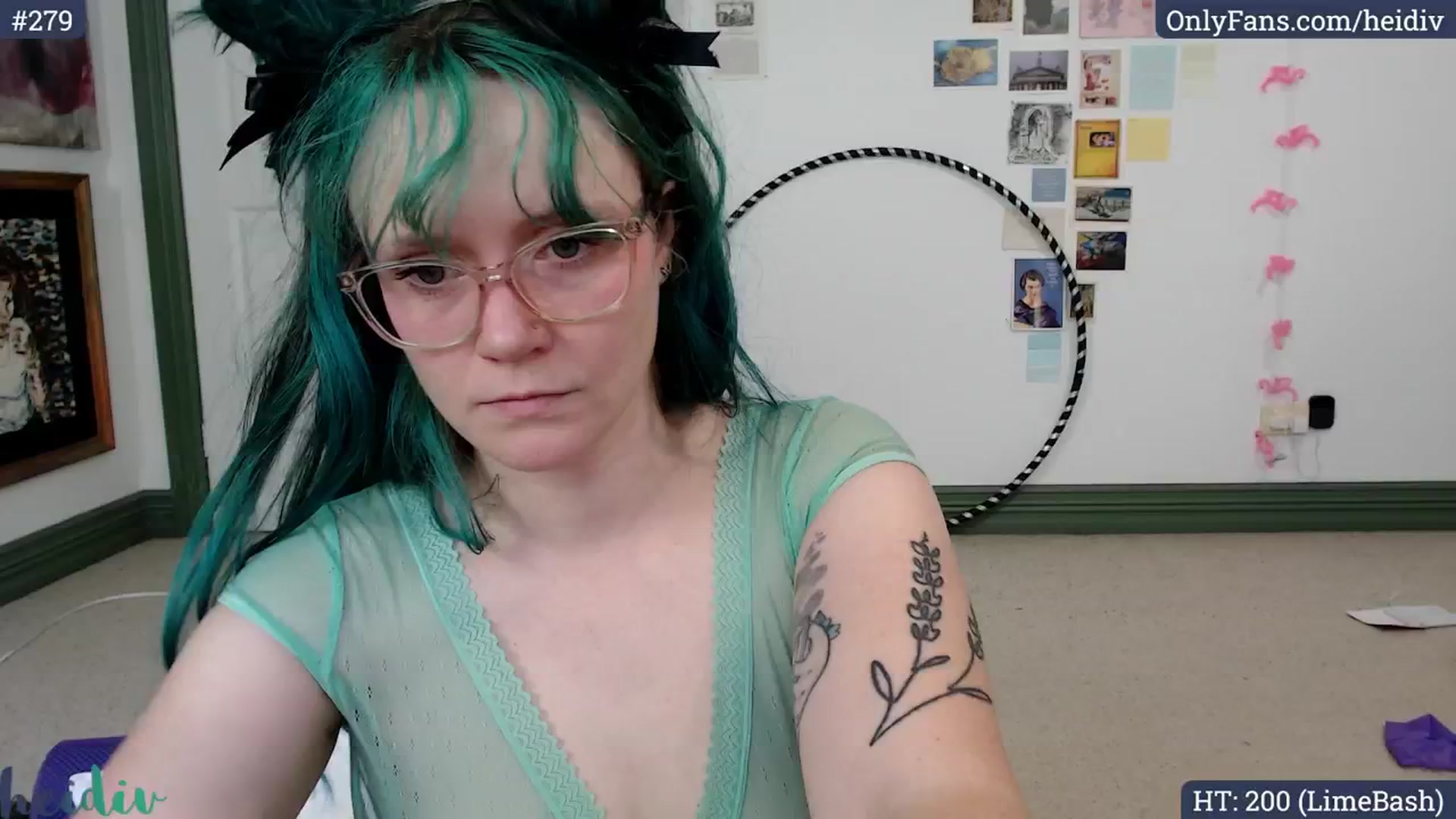 Gallery image thumbnail from Heidiv's myfreecams stream on, 12/02/2024, 01:28 image 11 of 20