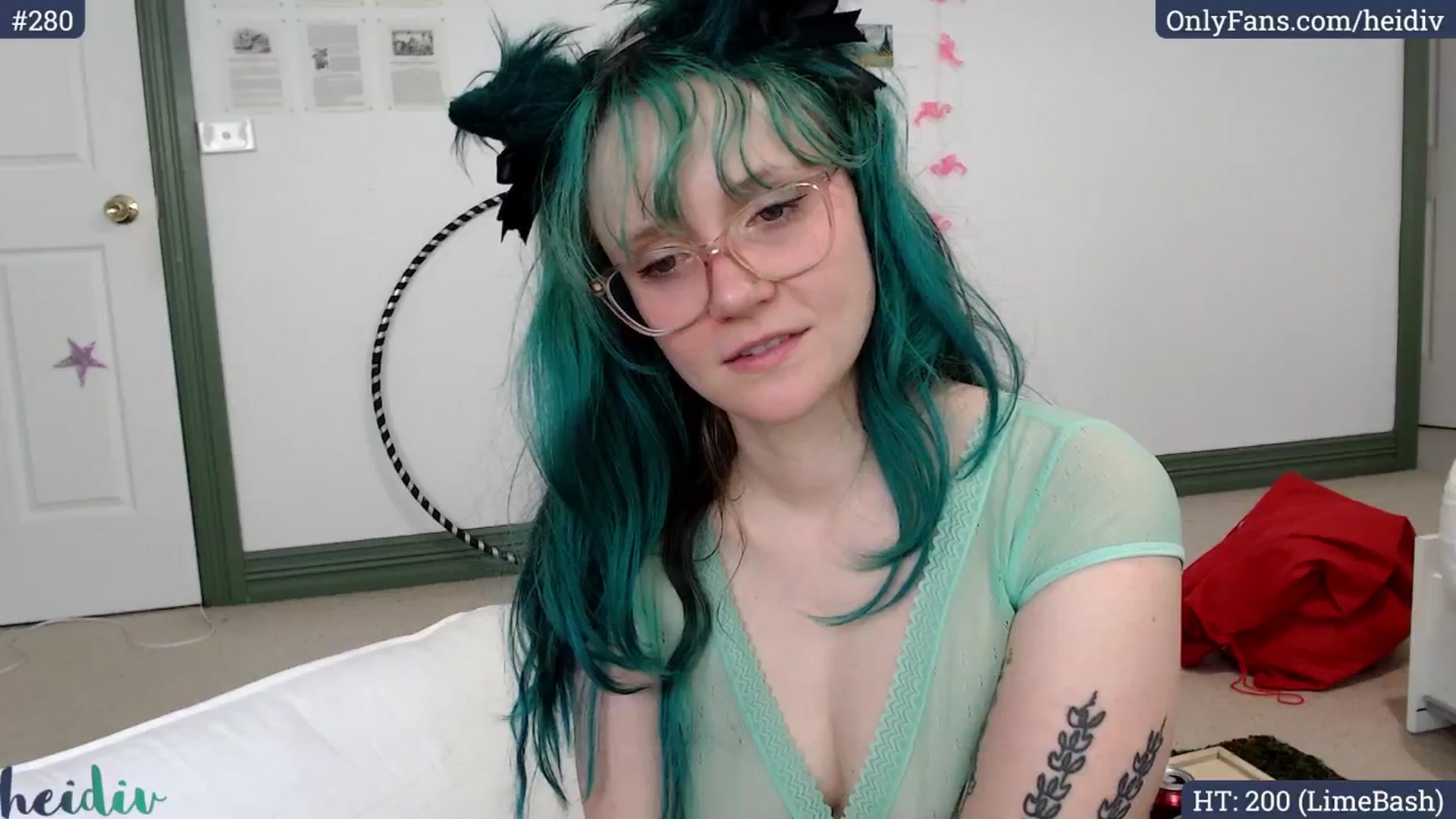 Gallery image thumbnail from Heidiv's myfreecams stream on, 12/02/2024, 02:07 image 9 of 20