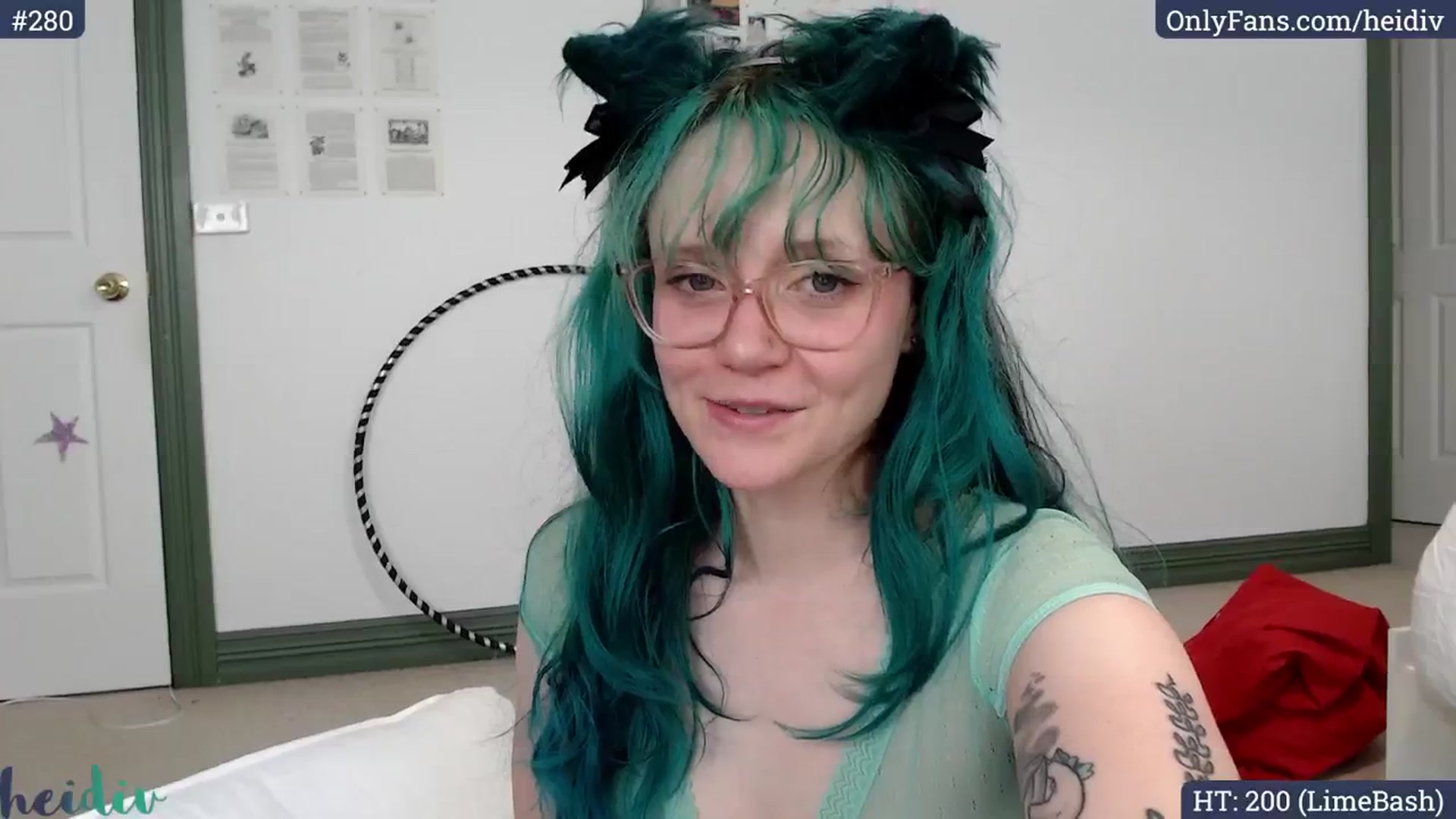 Gallery image thumbnail from Heidiv's myfreecams stream on, 12/02/2024, 02:07 image 8 of 20