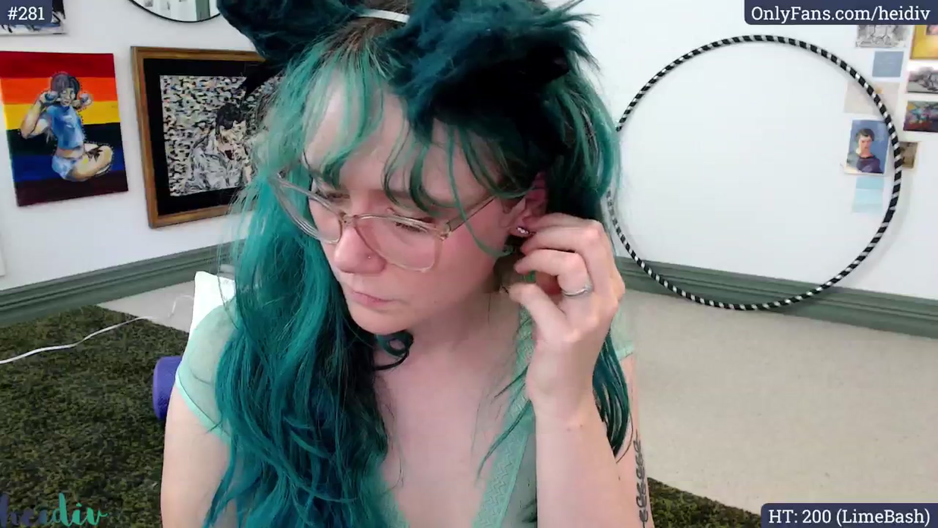 Gallery image thumbnail from Heidiv's myfreecams stream on, 12/02/2024, 02:36 image 20 of 20