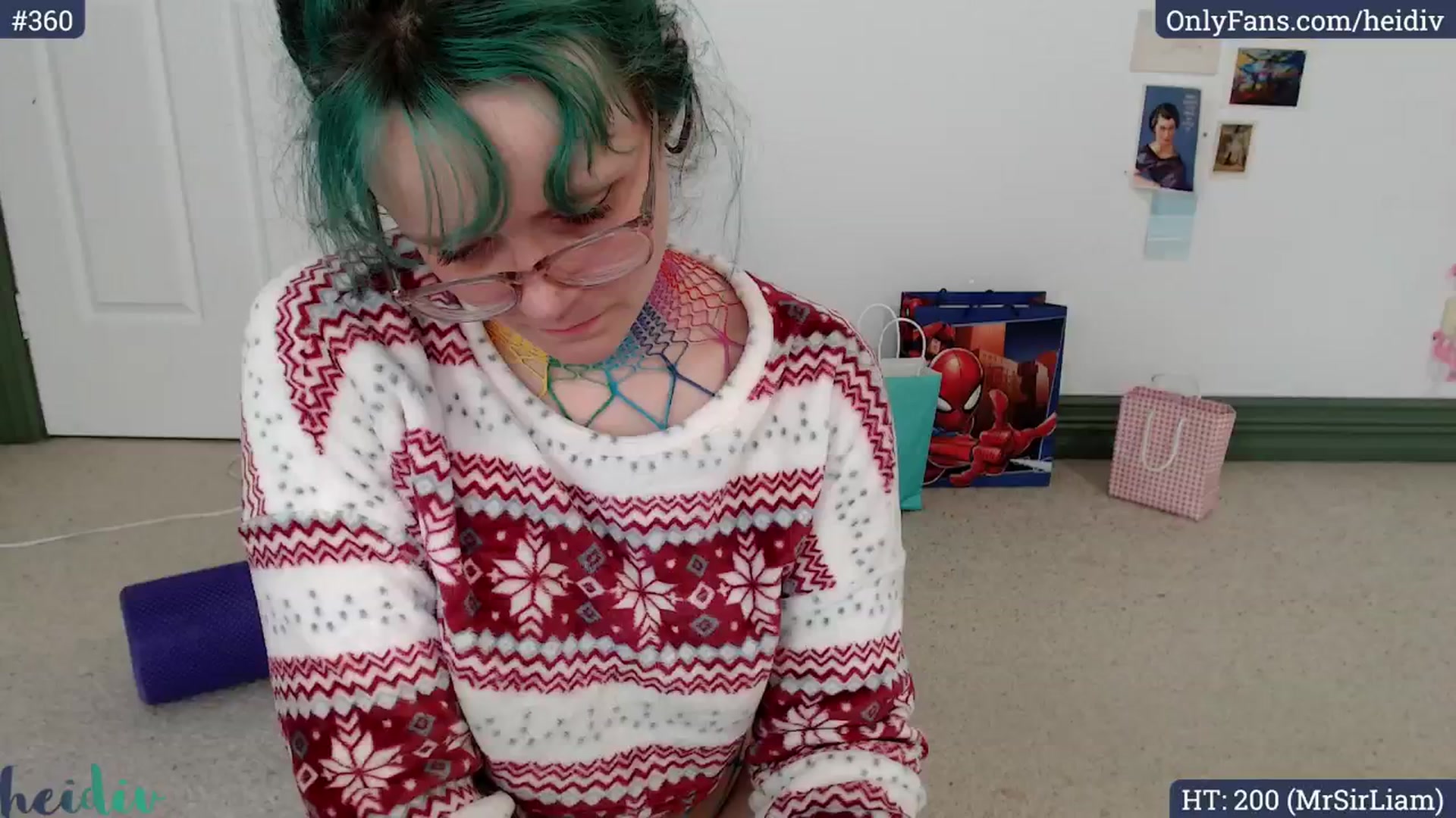 Gallery image thumbnail from Heidiv's myfreecams stream on, 12/03/2024, 02:56 image 10 of 20