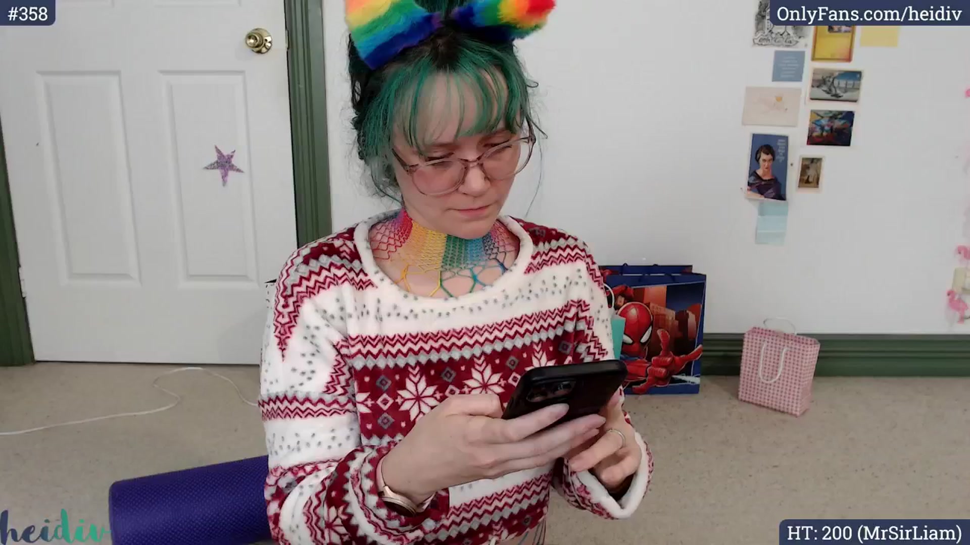 Gallery image thumbnail from Heidiv's myfreecams stream on, 12/03/2024, 02:56 image 7 of 20