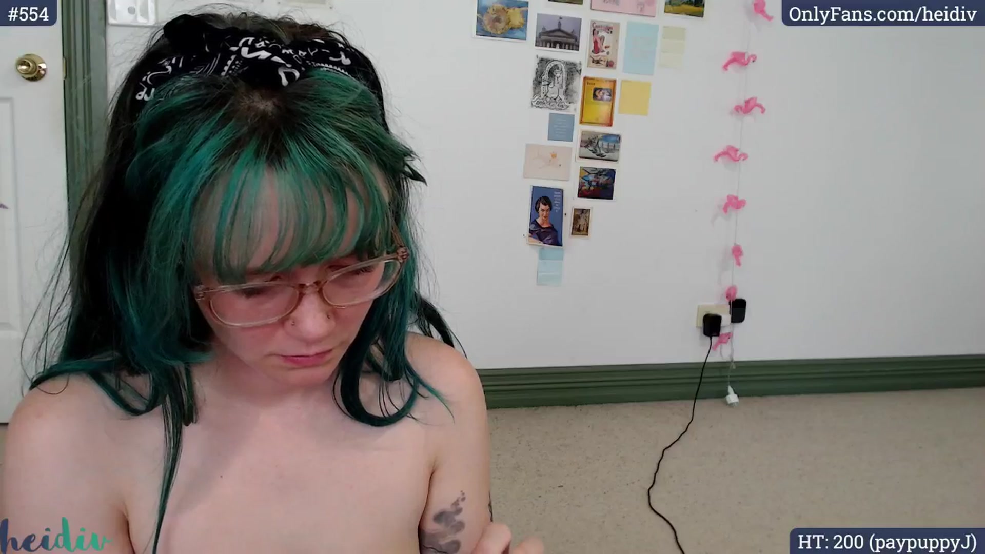 Gallery image thumbnail from Heidiv's myfreecams stream on, 12/05/2024, 03:43 image 9 of 20
