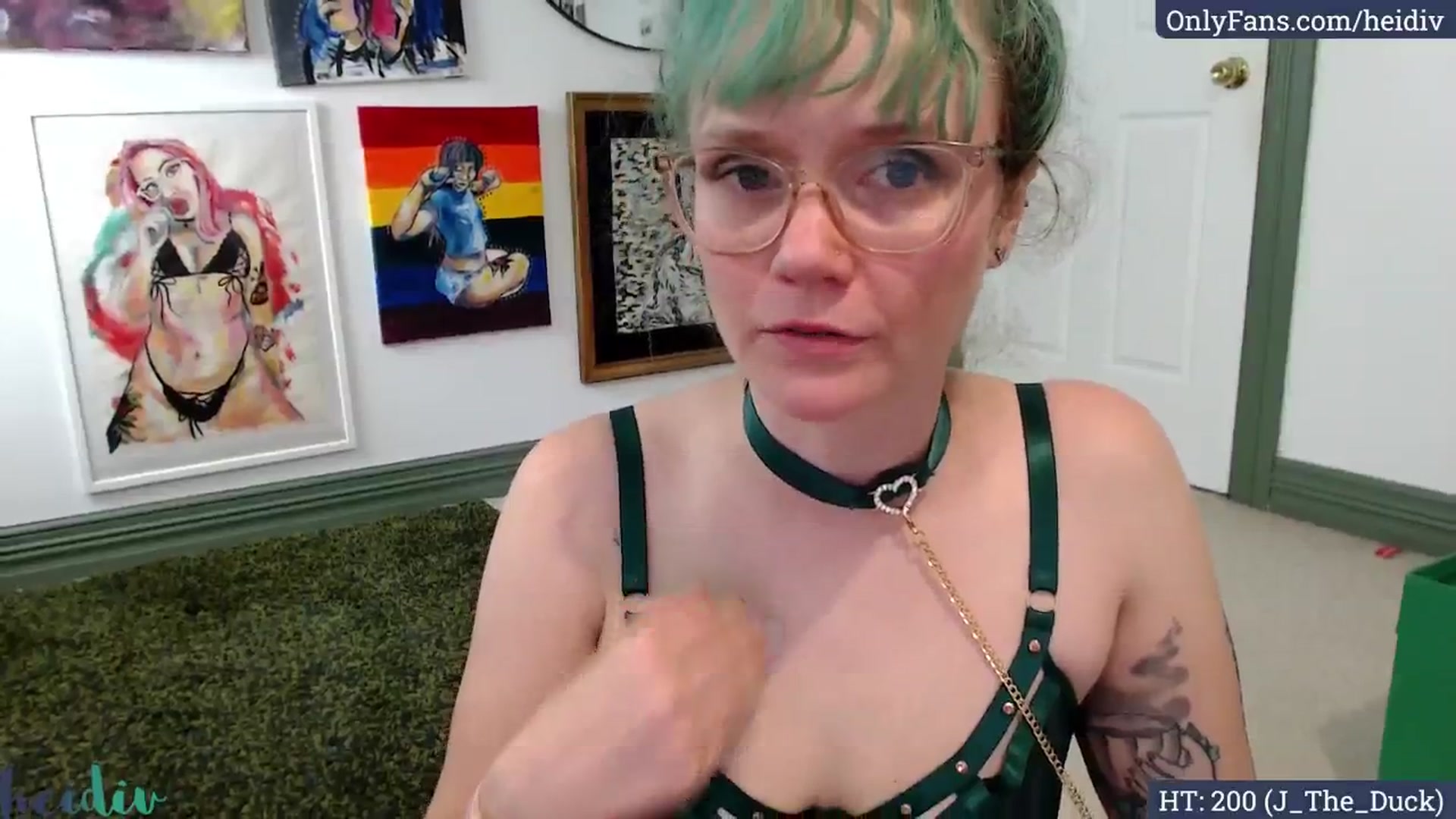 Gallery image thumbnail from Heidiv's myfreecams stream on, 12/19/2024, 01:55 image 13 of 20