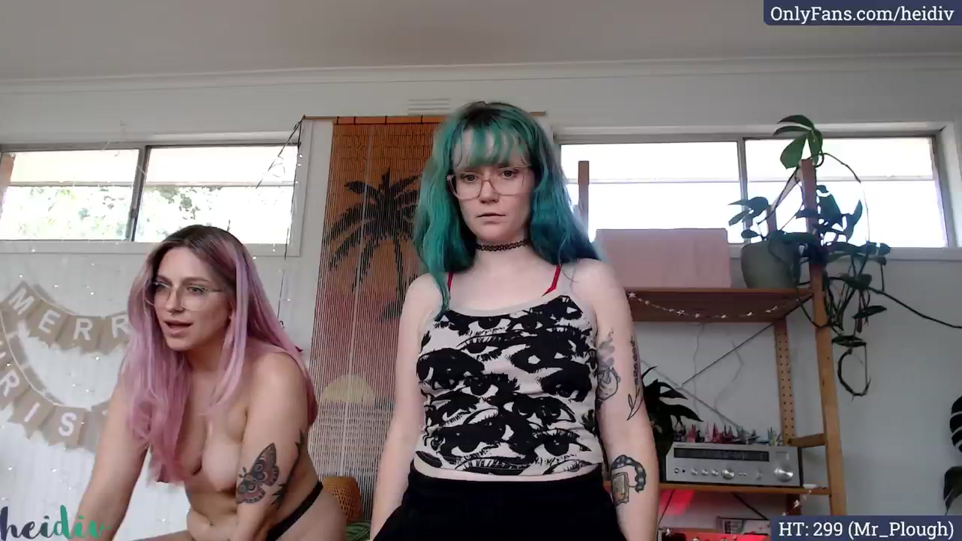 Gallery image thumbnail from Heidiv's myfreecams stream on, 12/22/2024, 04:44 image 16 of 20