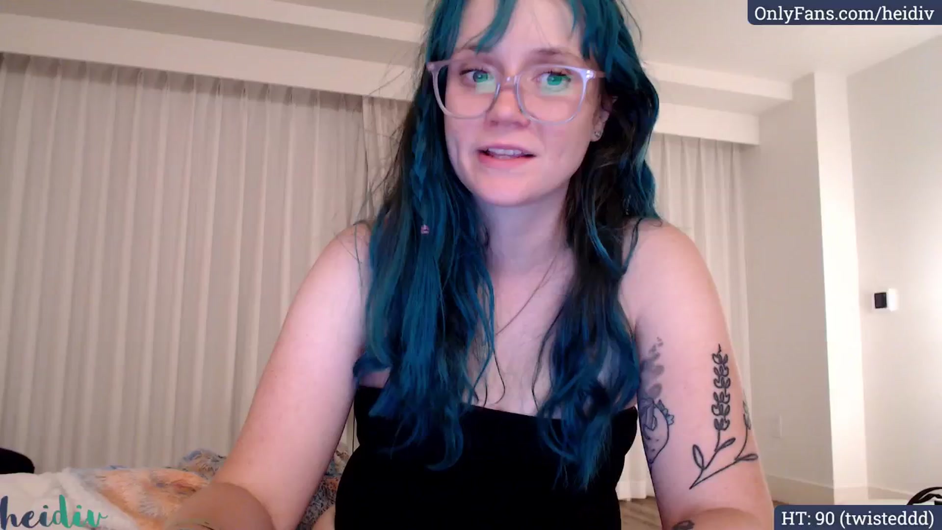 Gallery image thumbnail from Heidiv's myfreecams stream on, 01/24/2025, 08:23 image 6 of 20