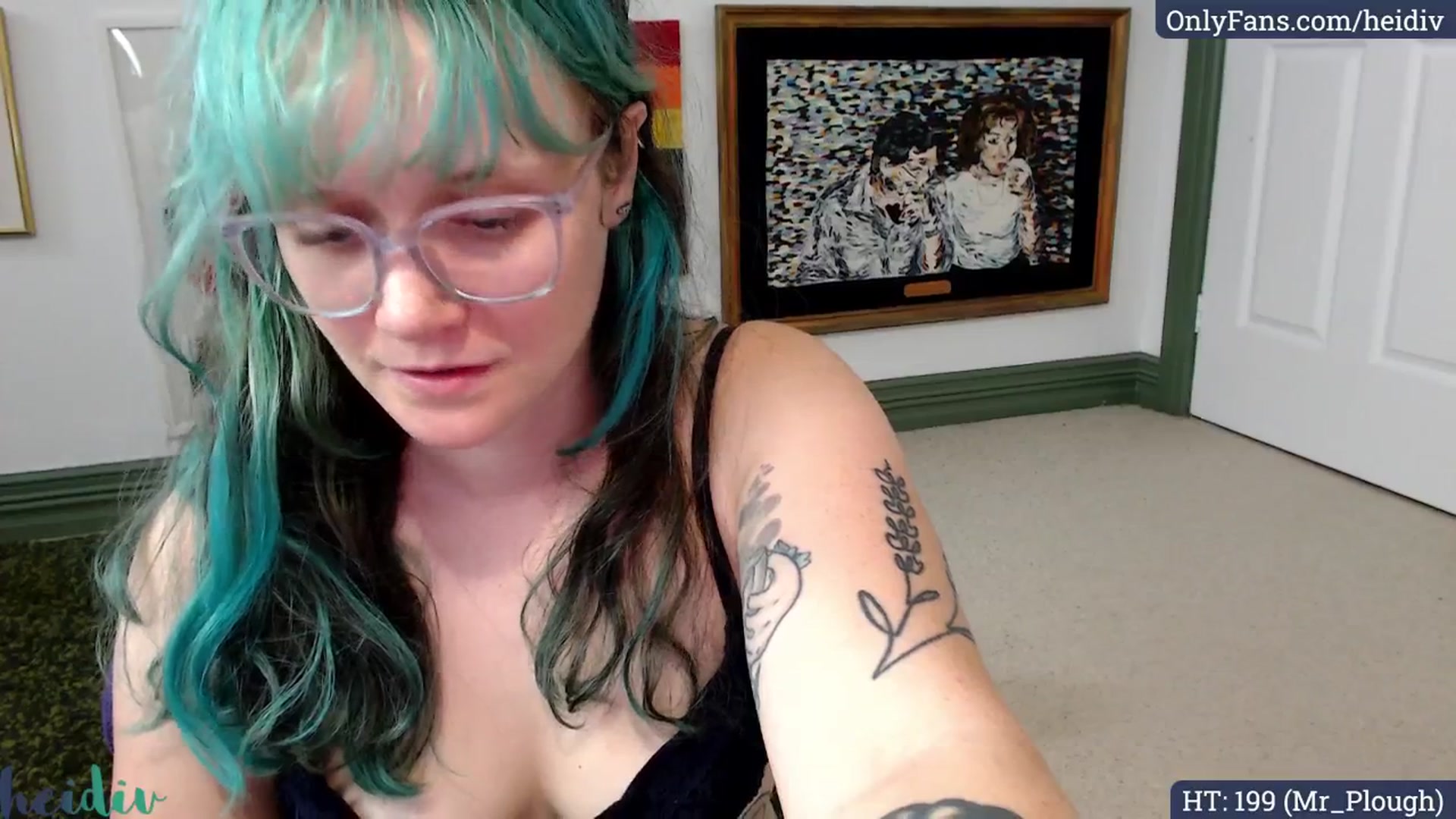 Gallery image thumbnail from Heidiv's myfreecams stream on, 03/28/2025, 09:54 image 16 of 20