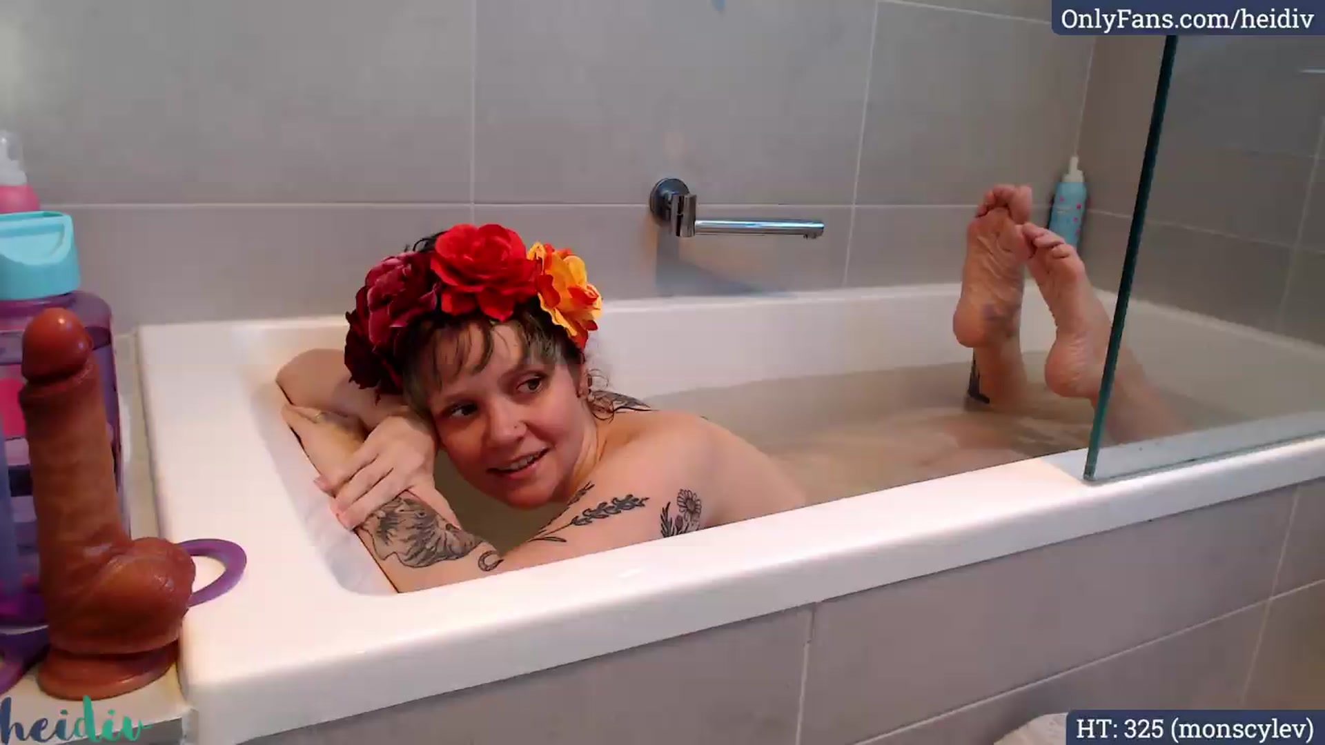 Gallery image thumbnail from Heidiv's myfreecams stream on, 05/15/2026, 03:22 image 12 of 20