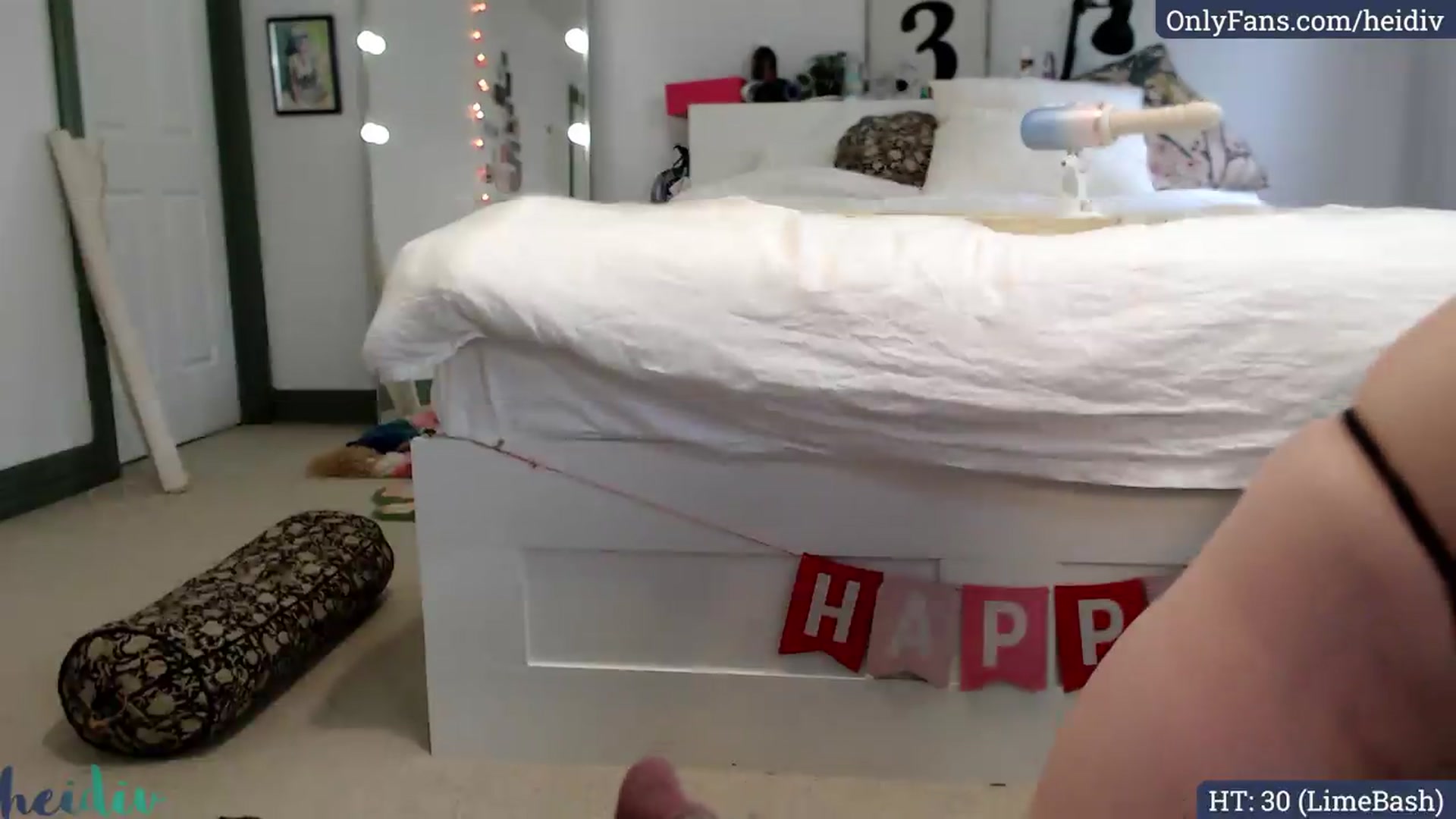 Gallery image thumbnail from Heidiv's myfreecams stream on, 05/25/2026, 04:55 image 6 of 20
