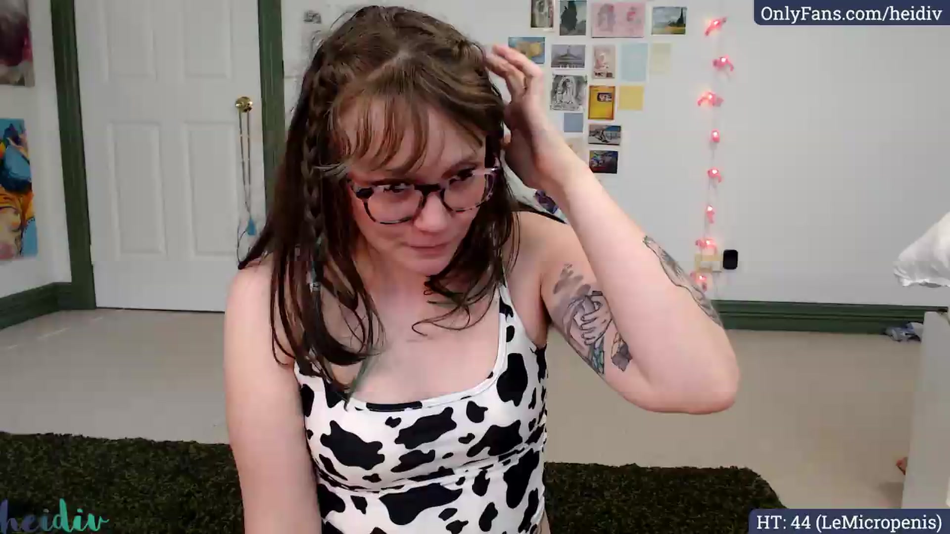 Gallery image thumbnail from Heidiv's myfreecams stream on, 07/20/2026, 05:39 image 1 of 20