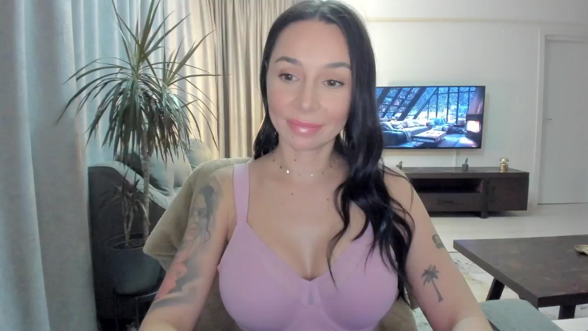 Gallery image thumbnail from Hekate's myfreecams stream on, 11/15/2024, 20:25 image 13 of 20