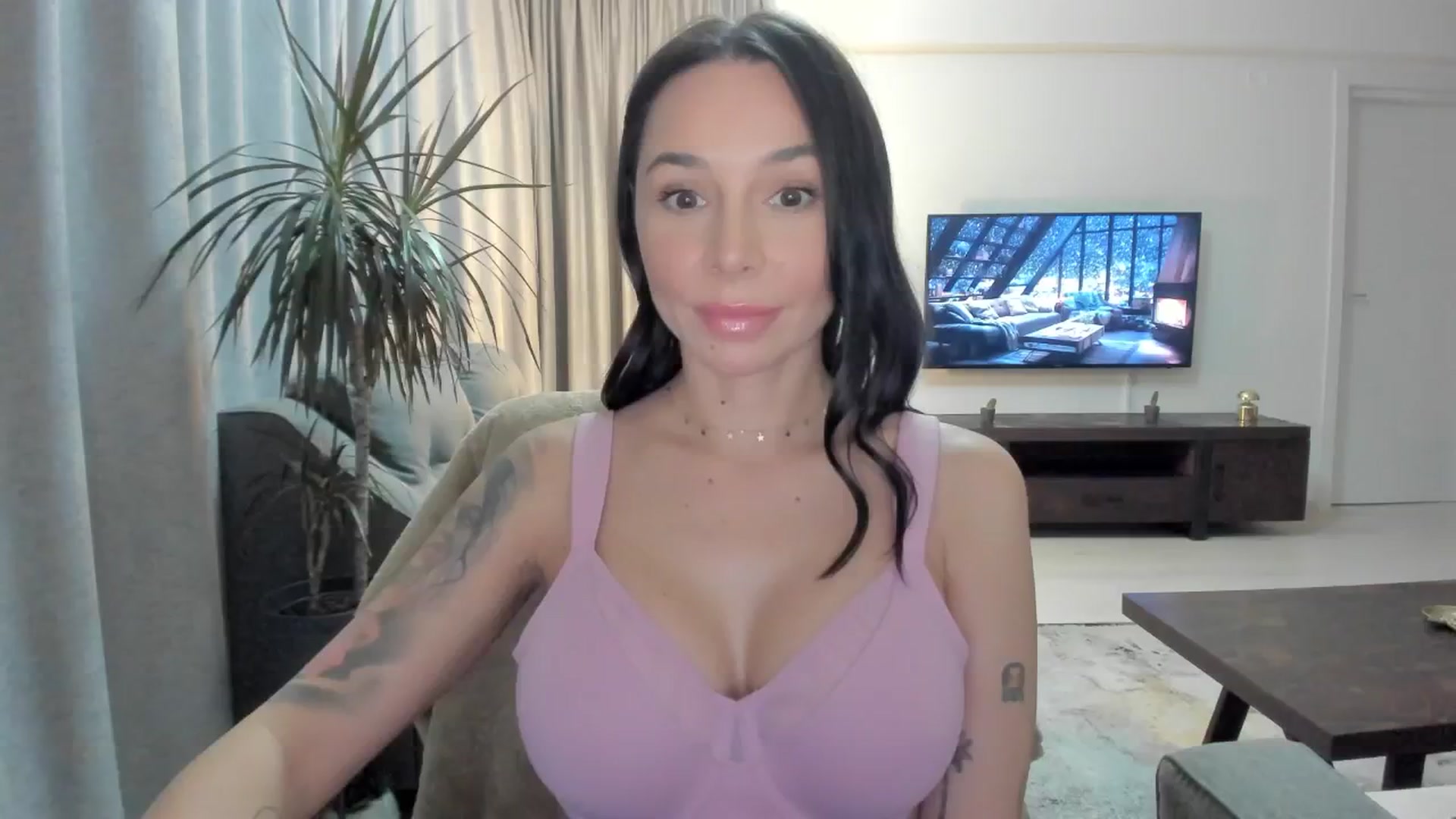 Gallery image thumbnail from Hekate's myfreecams stream on, 11/15/2024, 20:25 image 17 of 20