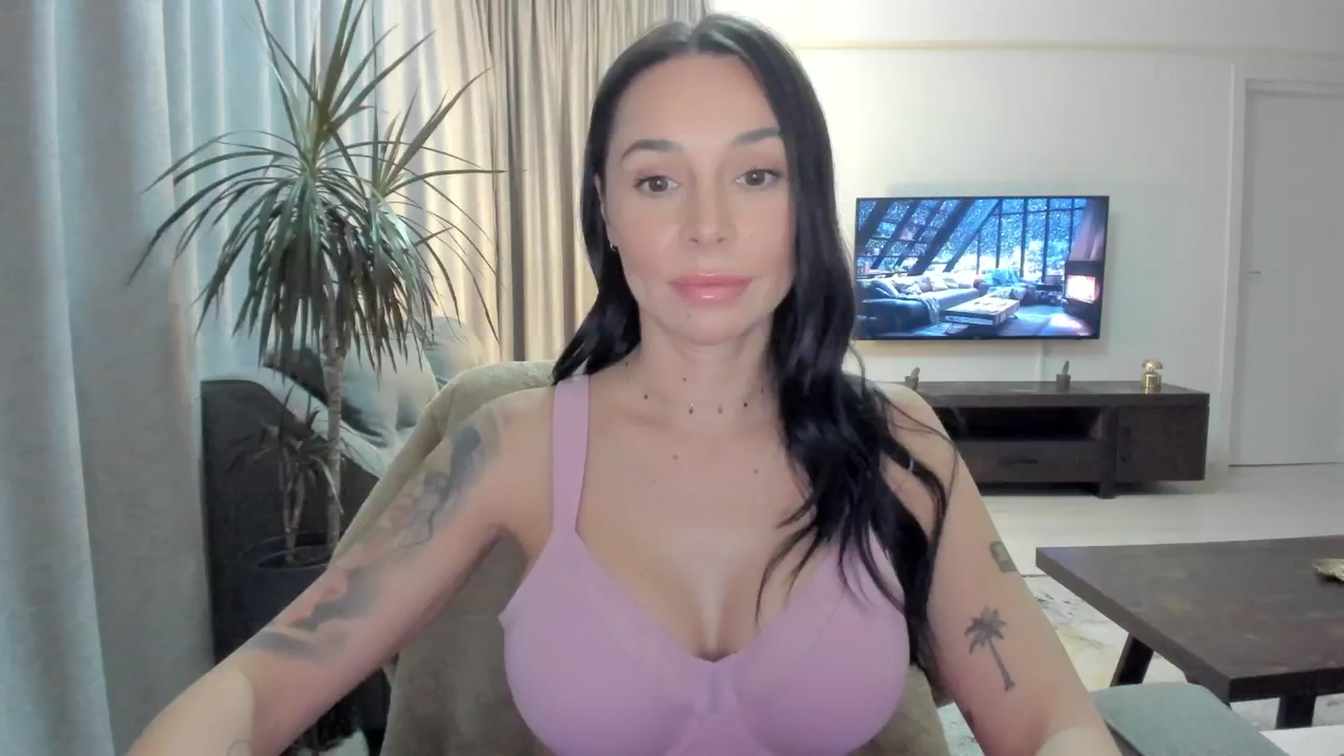 Gallery image thumbnail from Hekate's myfreecams stream on, 11/15/2024, 20:25 image 15 of 20