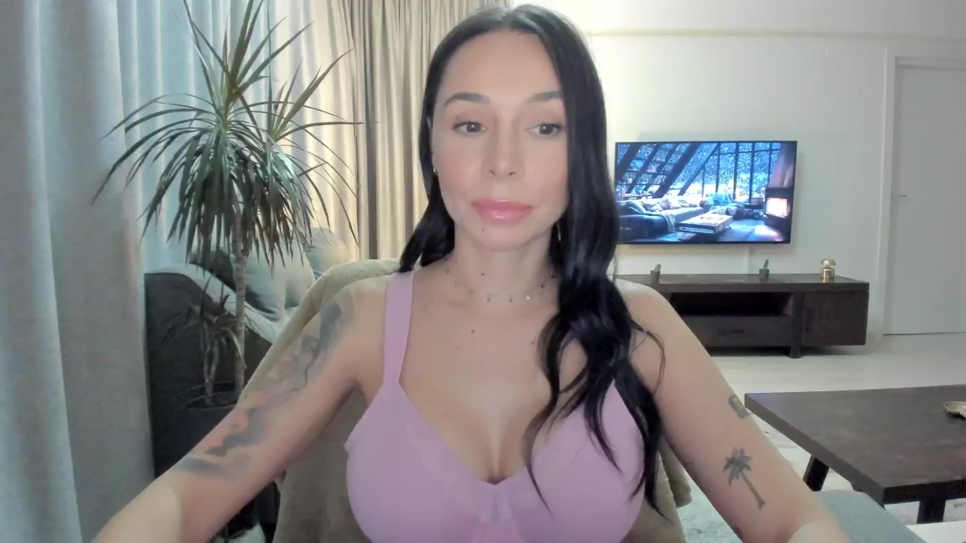 Gallery image thumbnail from Hekate's myfreecams stream on, 11/15/2024, 20:25 image 11 of 20