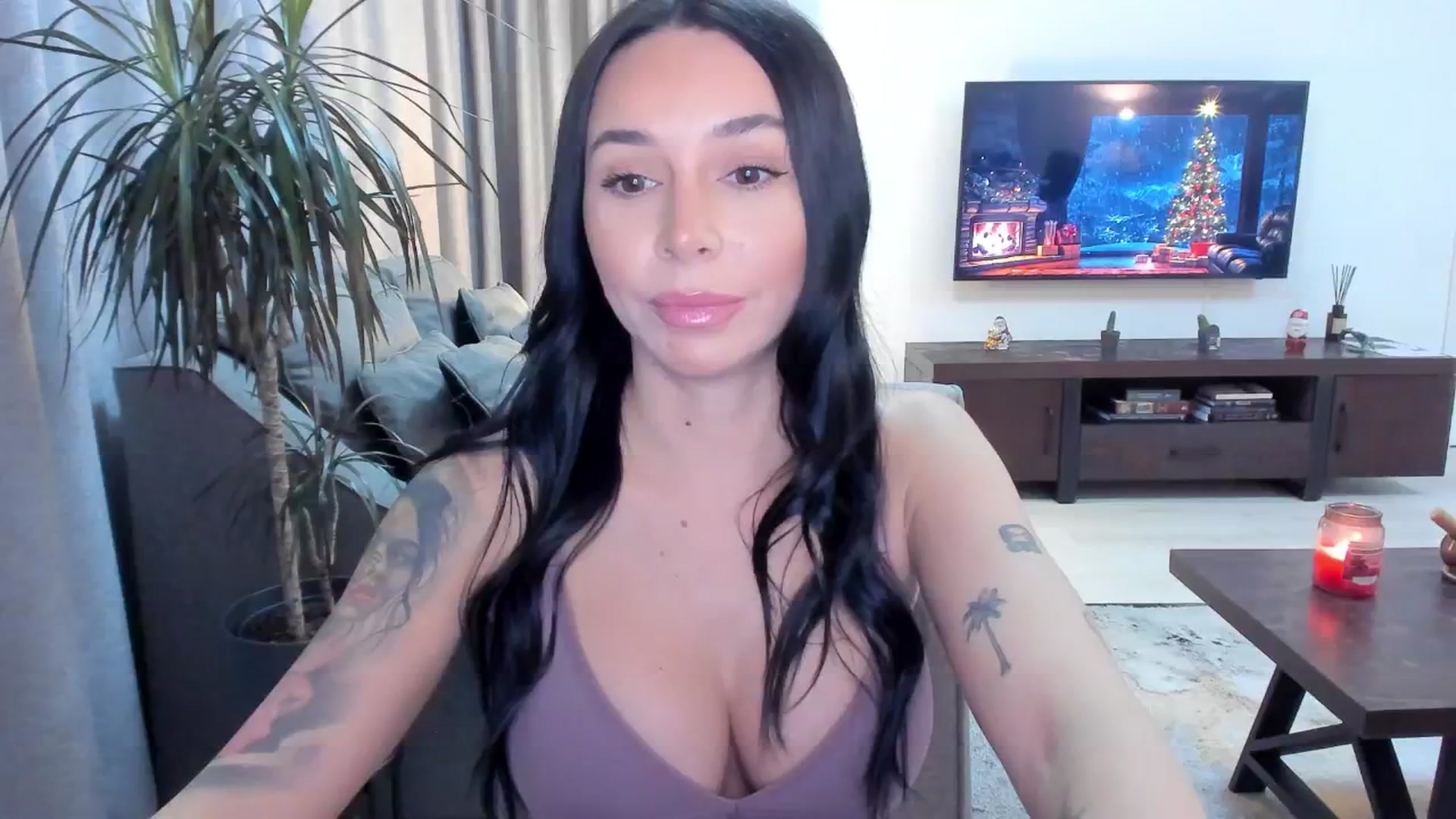 Gallery image thumbnail from Hekate's myfreecams stream on, 12/25/2024, 17:34 image 4 of 20