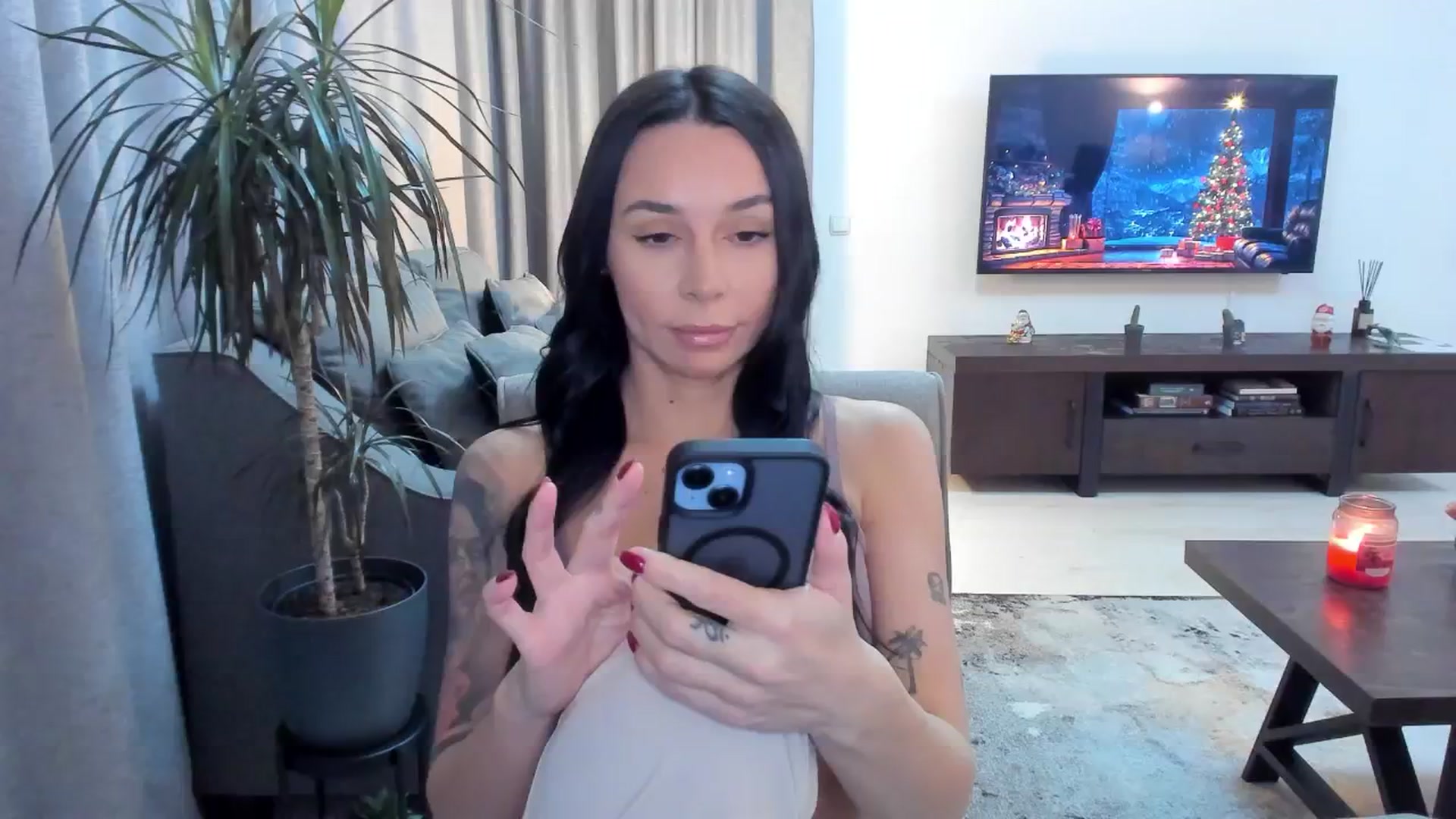 Gallery image thumbnail from Hekate's myfreecams stream on, 12/25/2024, 17:34 image 16 of 20