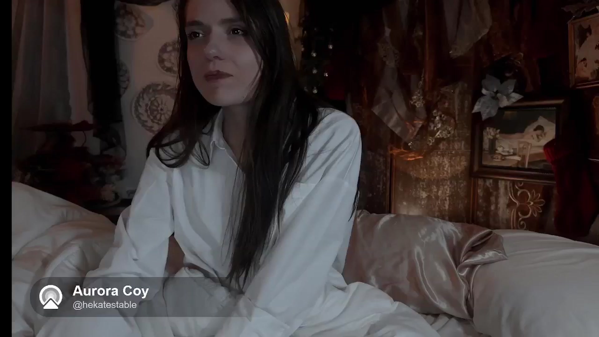 Gallery image thumbnail from HekatesTable's myfreecams stream on, 12/22/2024, 11:45 image 10 of 20