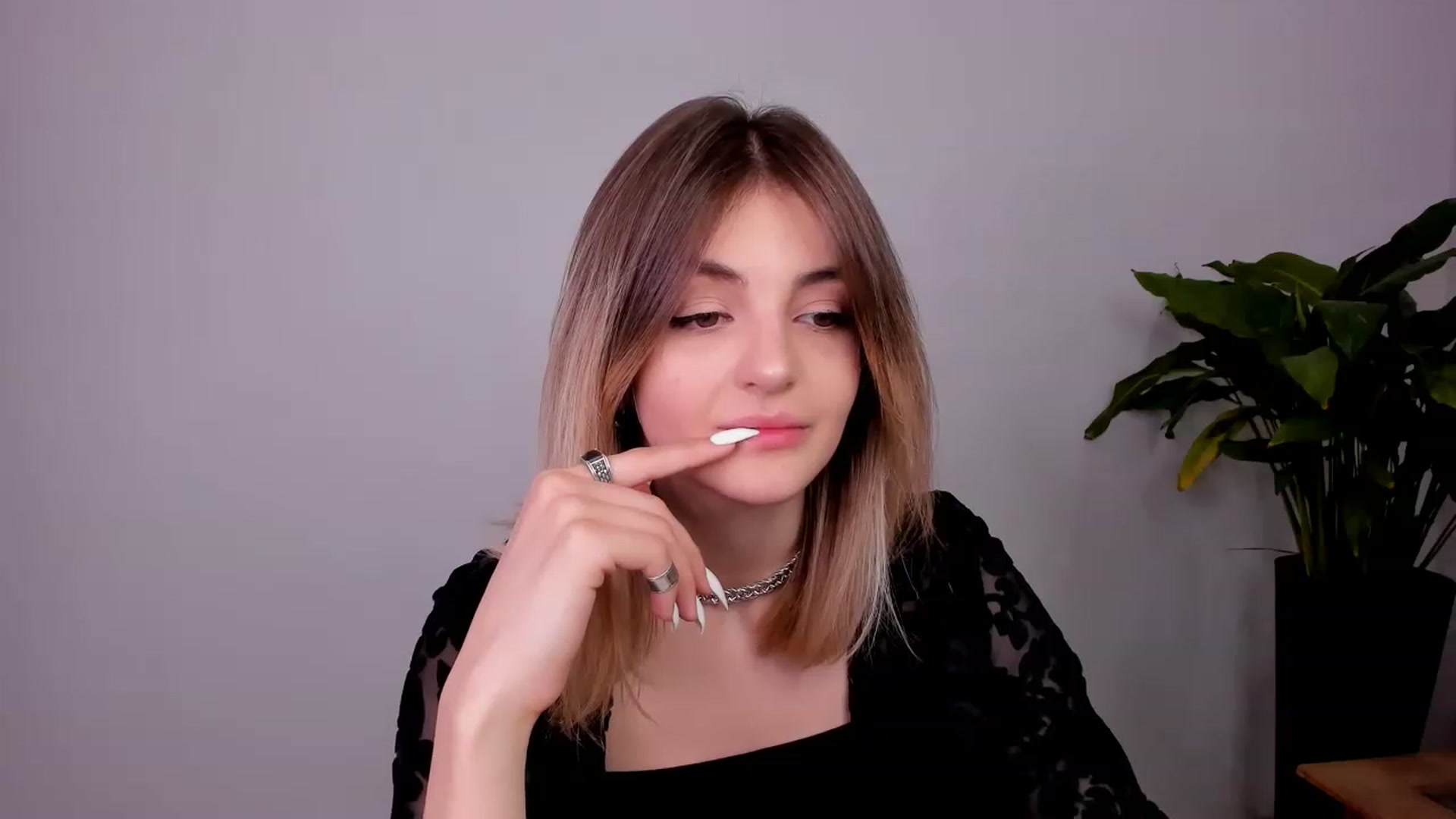 Gallery image thumbnail from HelelGretta's myfreecams stream on, 11/14/2022, 20:04 image 7 of 20