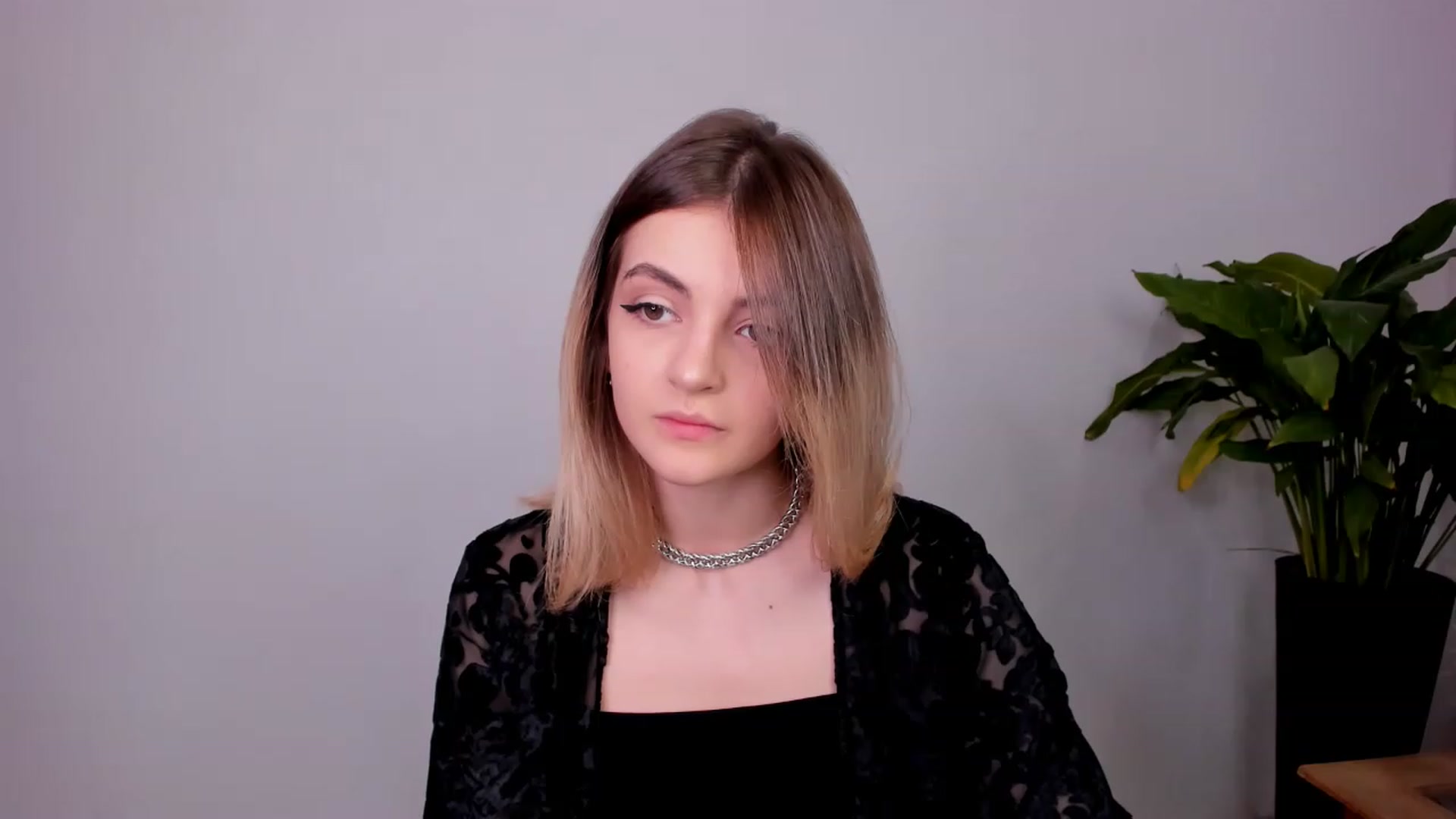 Gallery image thumbnail from HelelGretta's myfreecams stream on, 11/14/2022, 20:04 image 15 of 20