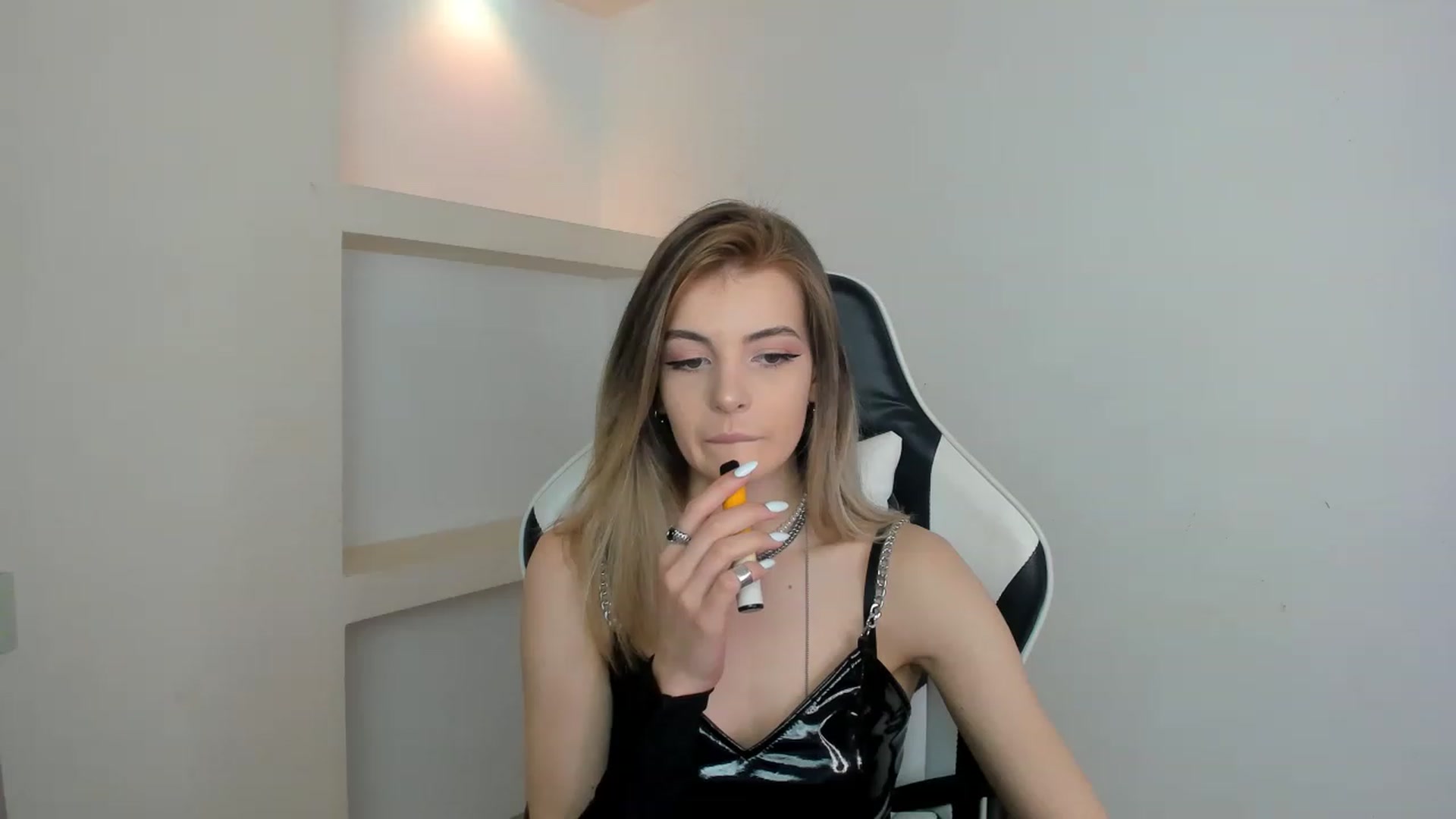 Gallery image thumbnail from HelelGretta's myfreecams stream on, 02/20/2023, 13:12 image 14 of 20