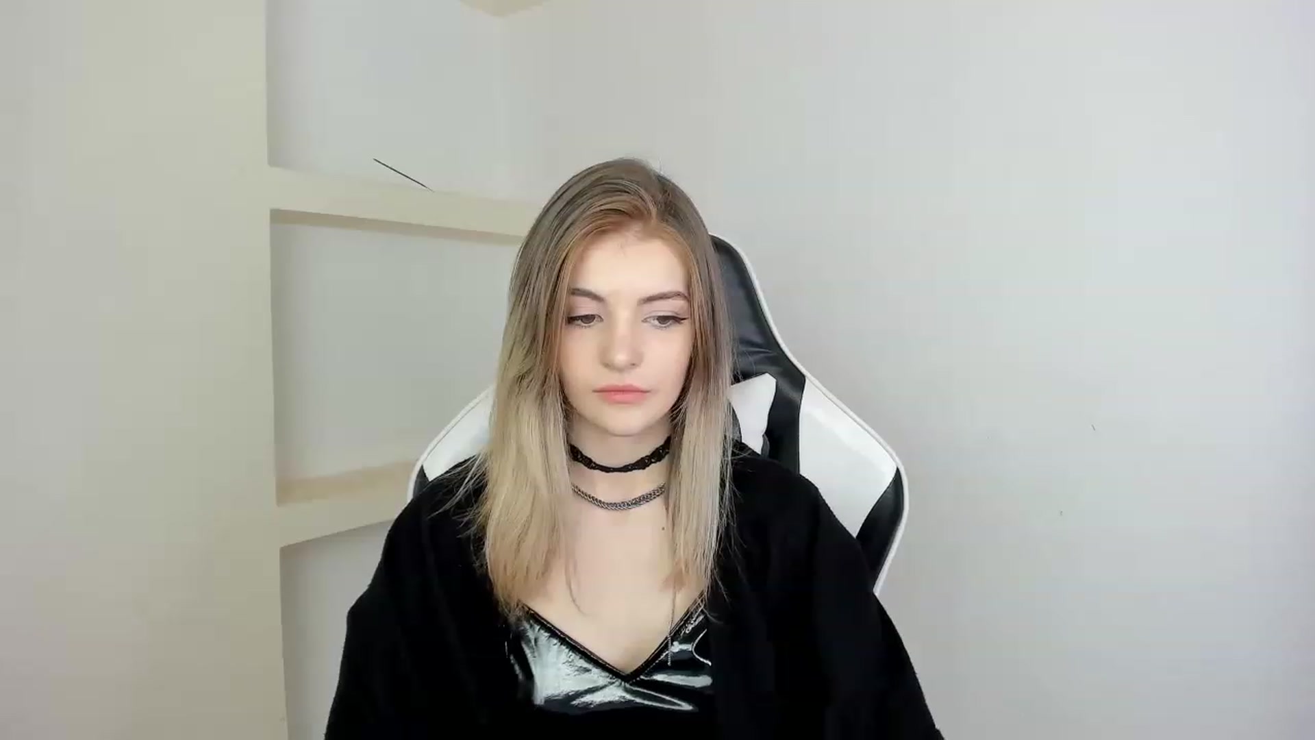 Gallery image thumbnail from HelelGretta's myfreecams stream on, 02/22/2023, 13:05 image 17 of 20