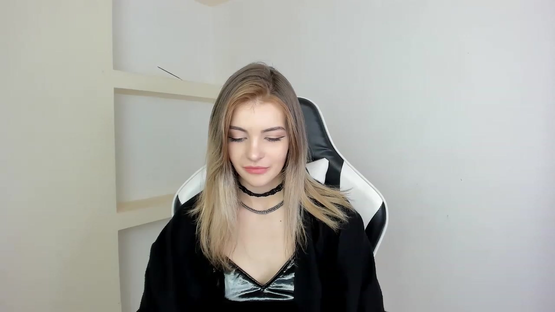 Gallery image thumbnail from HelelGretta's myfreecams stream on, 02/22/2023, 13:05 image 5 of 20