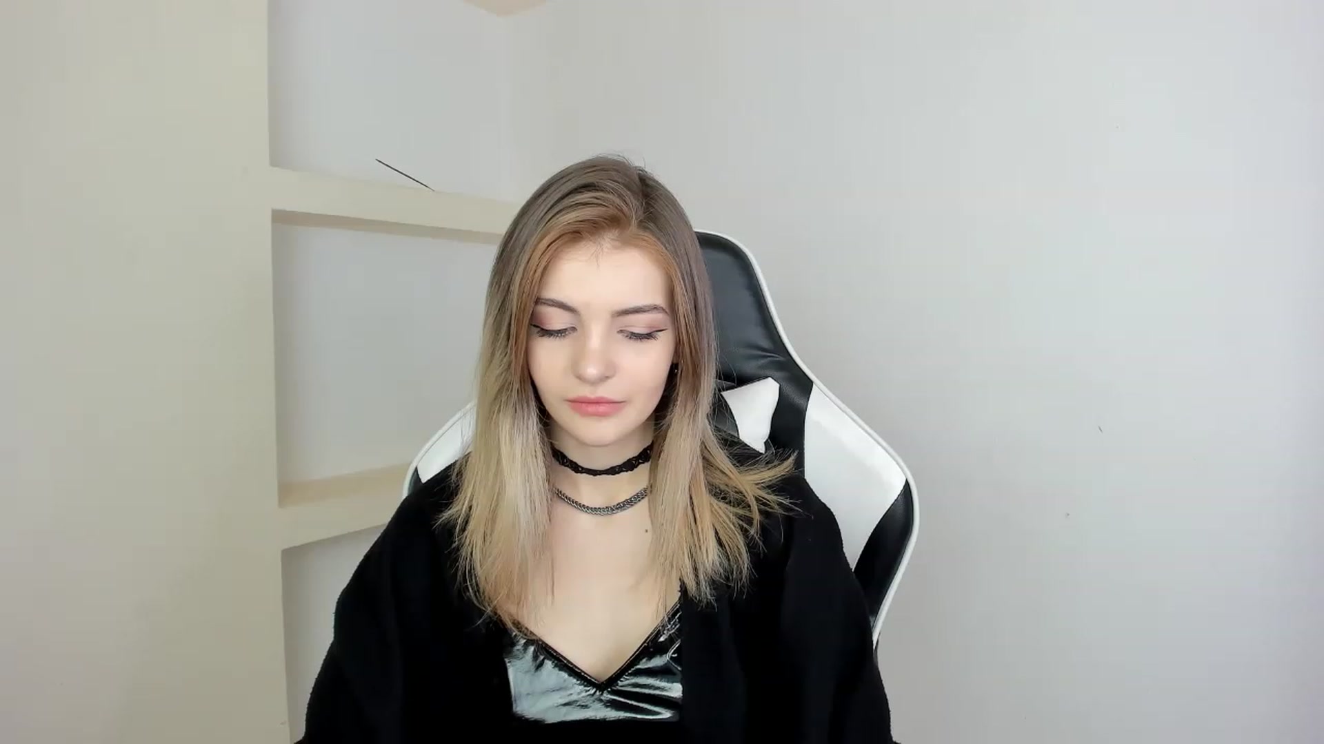 Gallery image thumbnail from HelelGretta's myfreecams stream on, 02/22/2023, 13:05 image 6 of 20