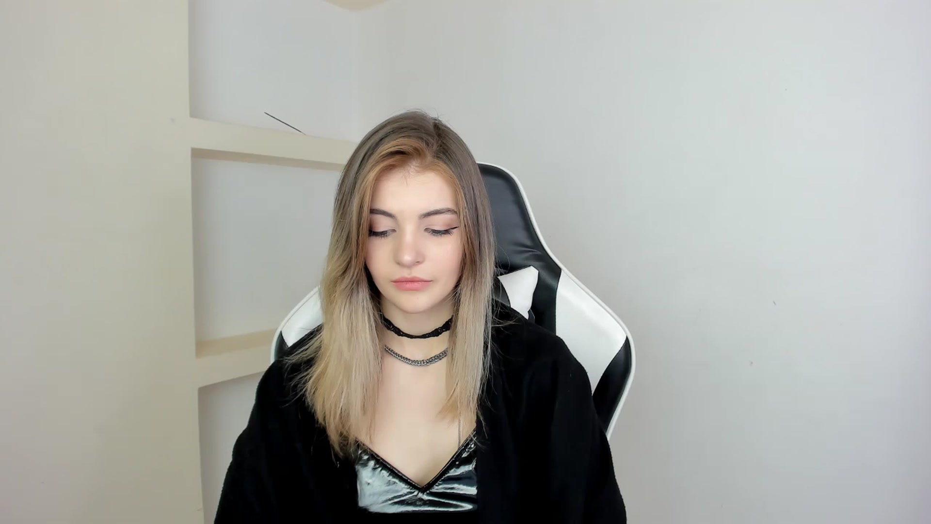 Gallery image thumbnail from HelelGretta's myfreecams stream on, 02/22/2023, 13:05 image 15 of 20
