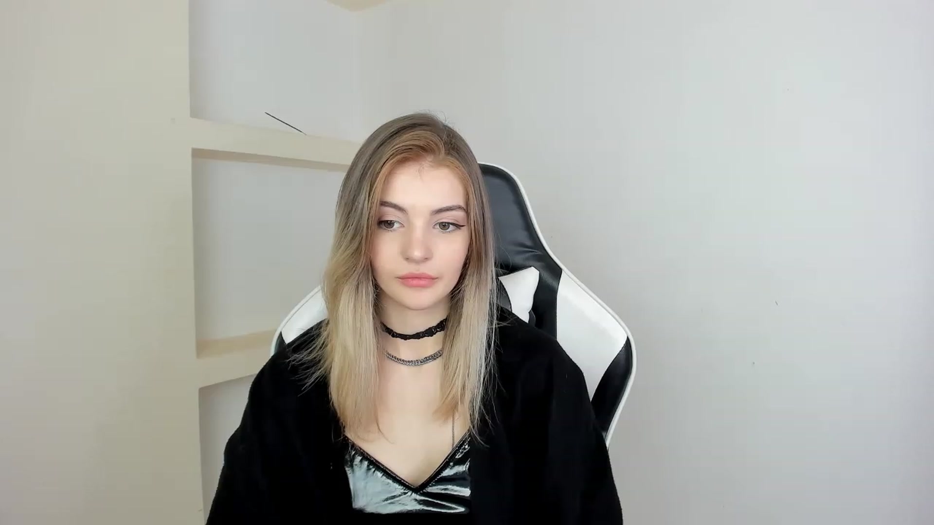 Gallery image thumbnail from HelelGretta's myfreecams stream on, 02/22/2023, 13:05 image 16 of 20