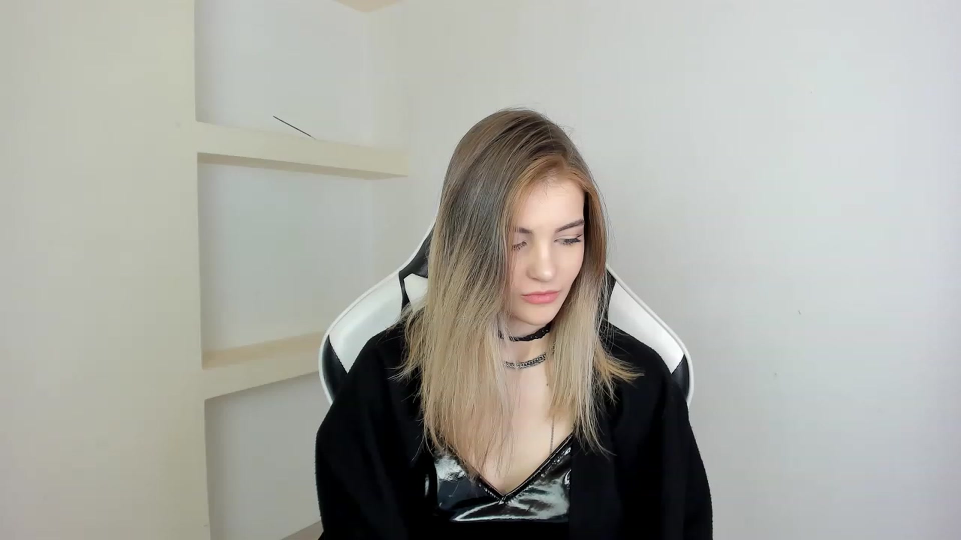 Gallery image thumbnail from HelelGretta's myfreecams stream on, 02/22/2023, 13:05 image 9 of 20