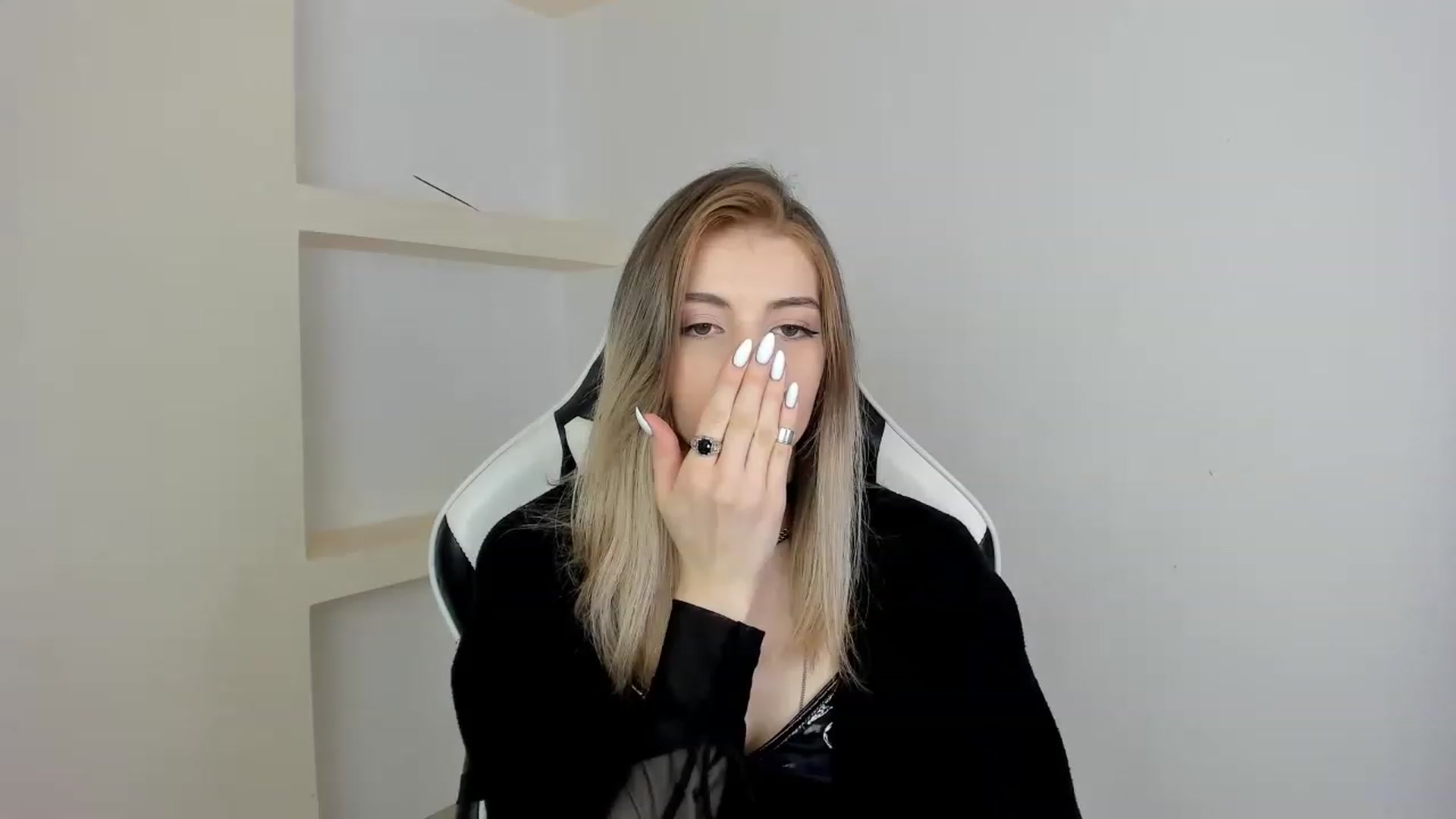 Gallery image thumbnail from HelelGretta's myfreecams stream on, 02/22/2023, 13:05 image 12 of 20