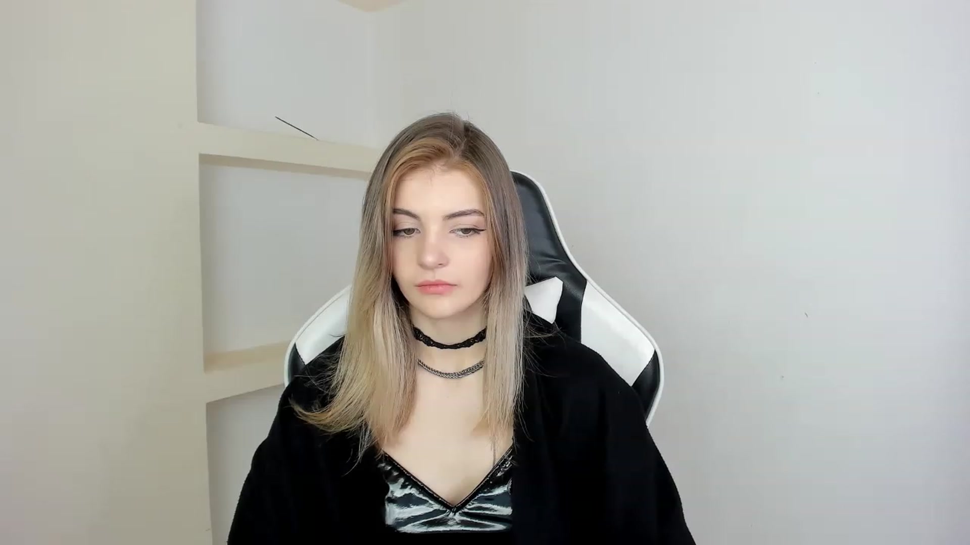 Gallery image thumbnail from HelelGretta's myfreecams stream on, 02/22/2023, 13:05 image 13 of 20