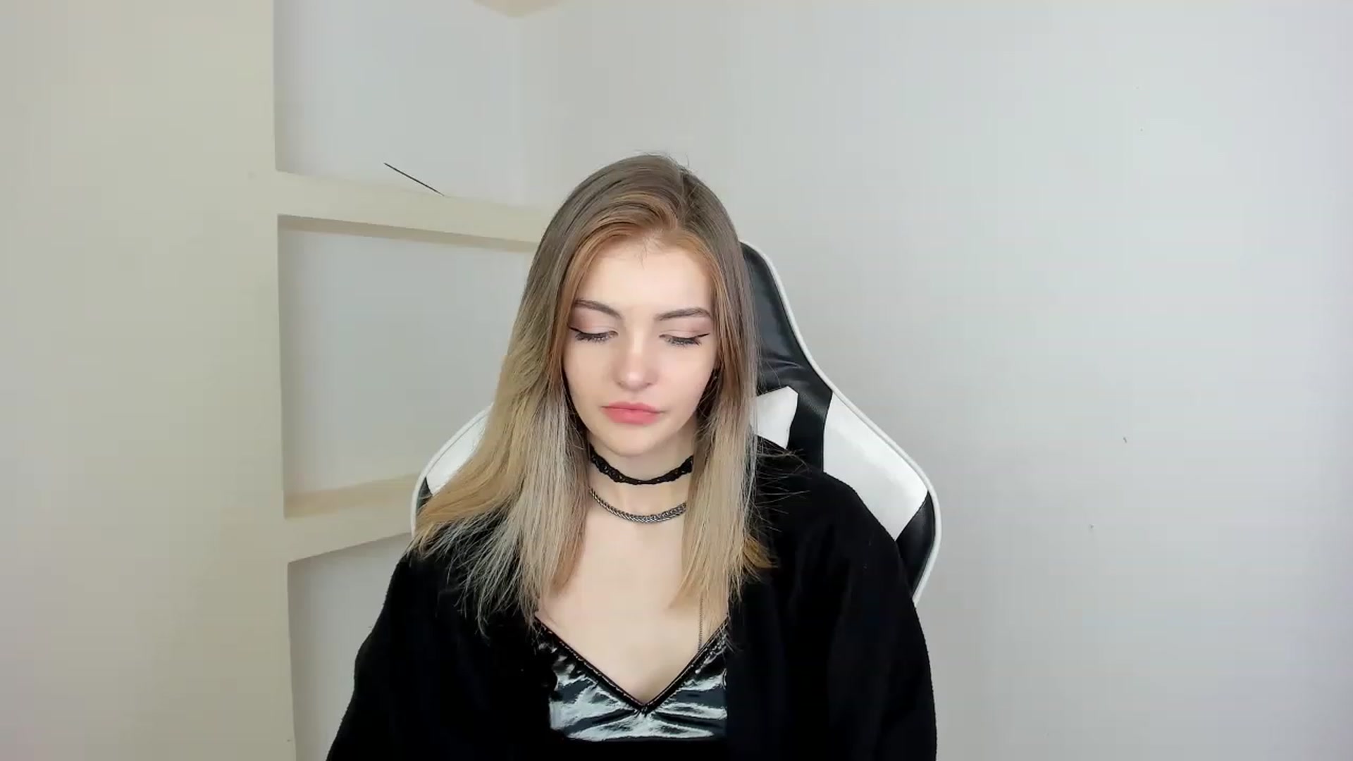 Gallery image thumbnail from HelelGretta's myfreecams stream on, 02/22/2023, 13:05 image 10 of 20