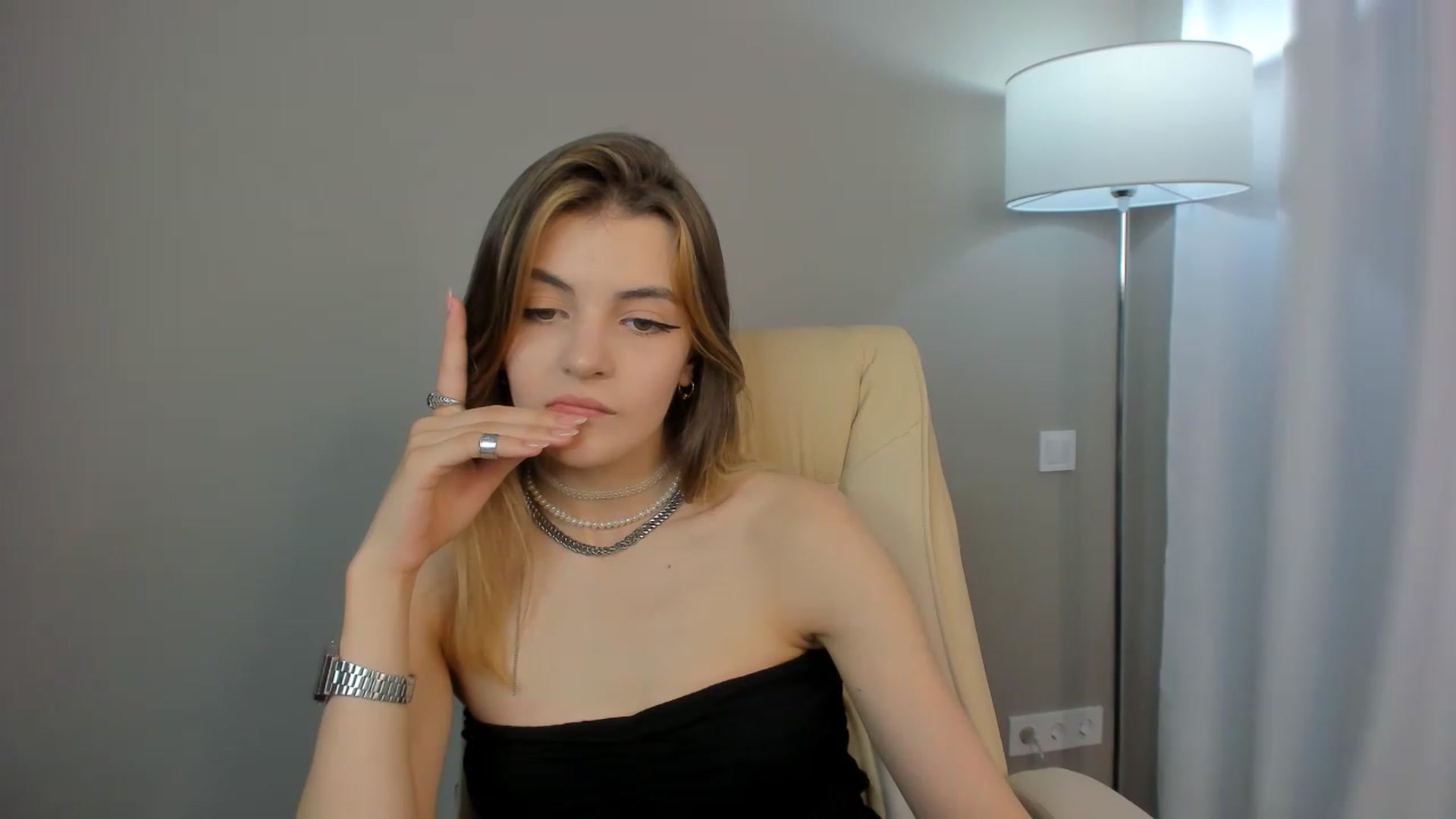 Gallery image thumbnail from HelelGretta's myfreecams stream on, 06/08/2023, 08:53 image 3 of 20