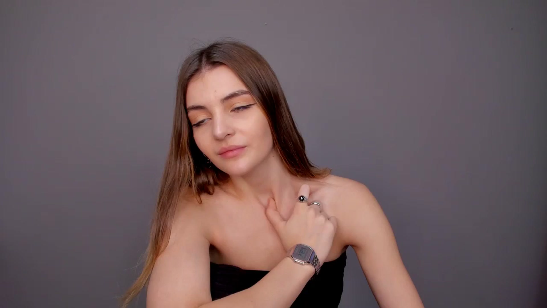 Gallery image thumbnail from HelelGretta's myfreecams stream on, 12/25/2023, 16:23 image 6 of 20