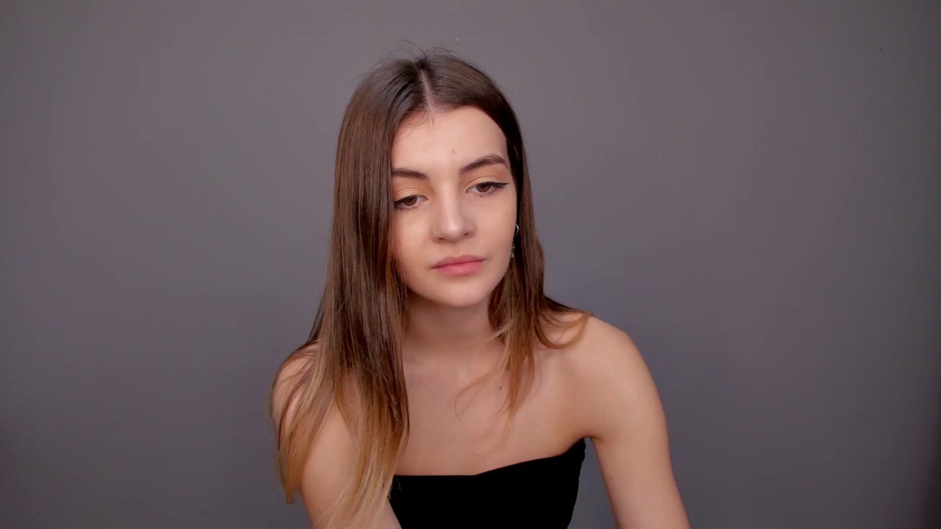 Gallery image thumbnail from HelelGretta's myfreecams stream on, 12/25/2023, 16:23 image 5 of 20