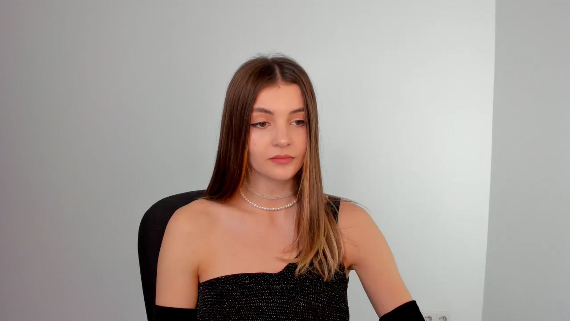 Gallery image thumbnail from HelelGretta's myfreecams stream on, 03/11/2024, 21:17 image 11 of 20