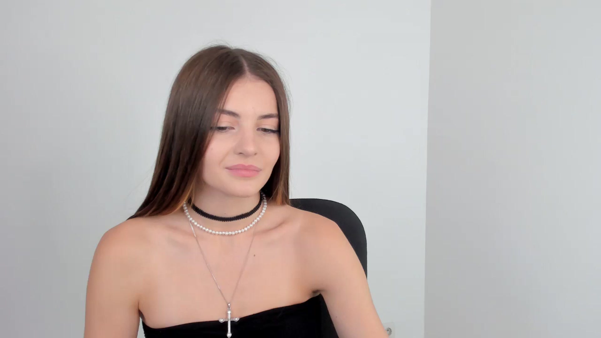 Gallery image thumbnail from HelelGretta's myfreecams stream on, 09/24/2024, 13:01 image 2 of 20